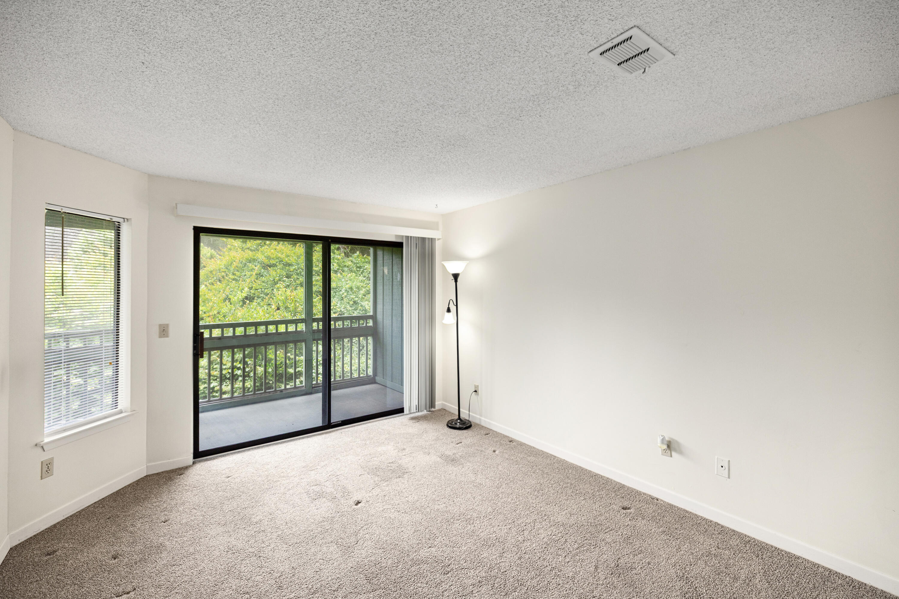 GARDEN OAKS CONDO UNIT 5202 - Residential