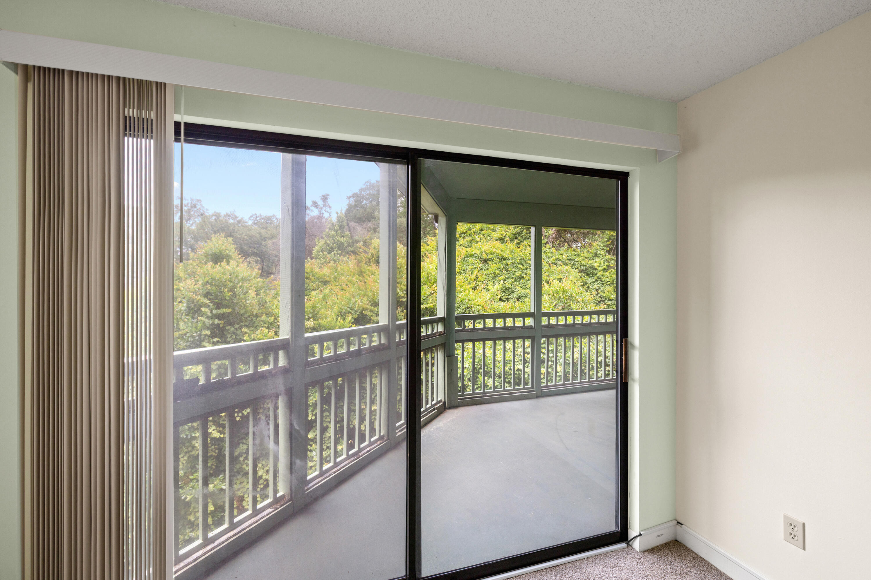 GARDEN OAKS CONDO UNIT 5202 - Residential