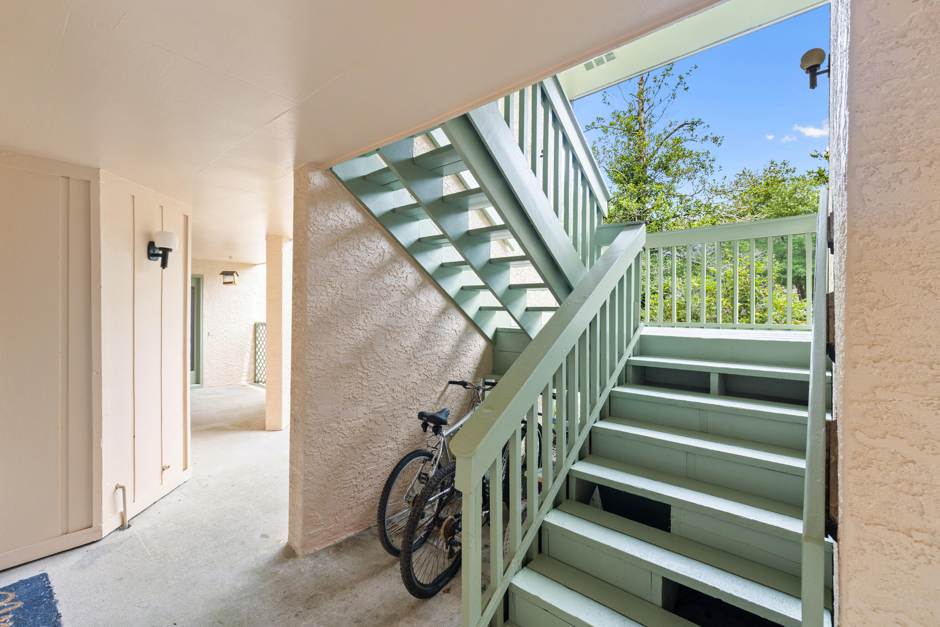 GARDEN OAKS CONDO UNIT 5202 - Residential