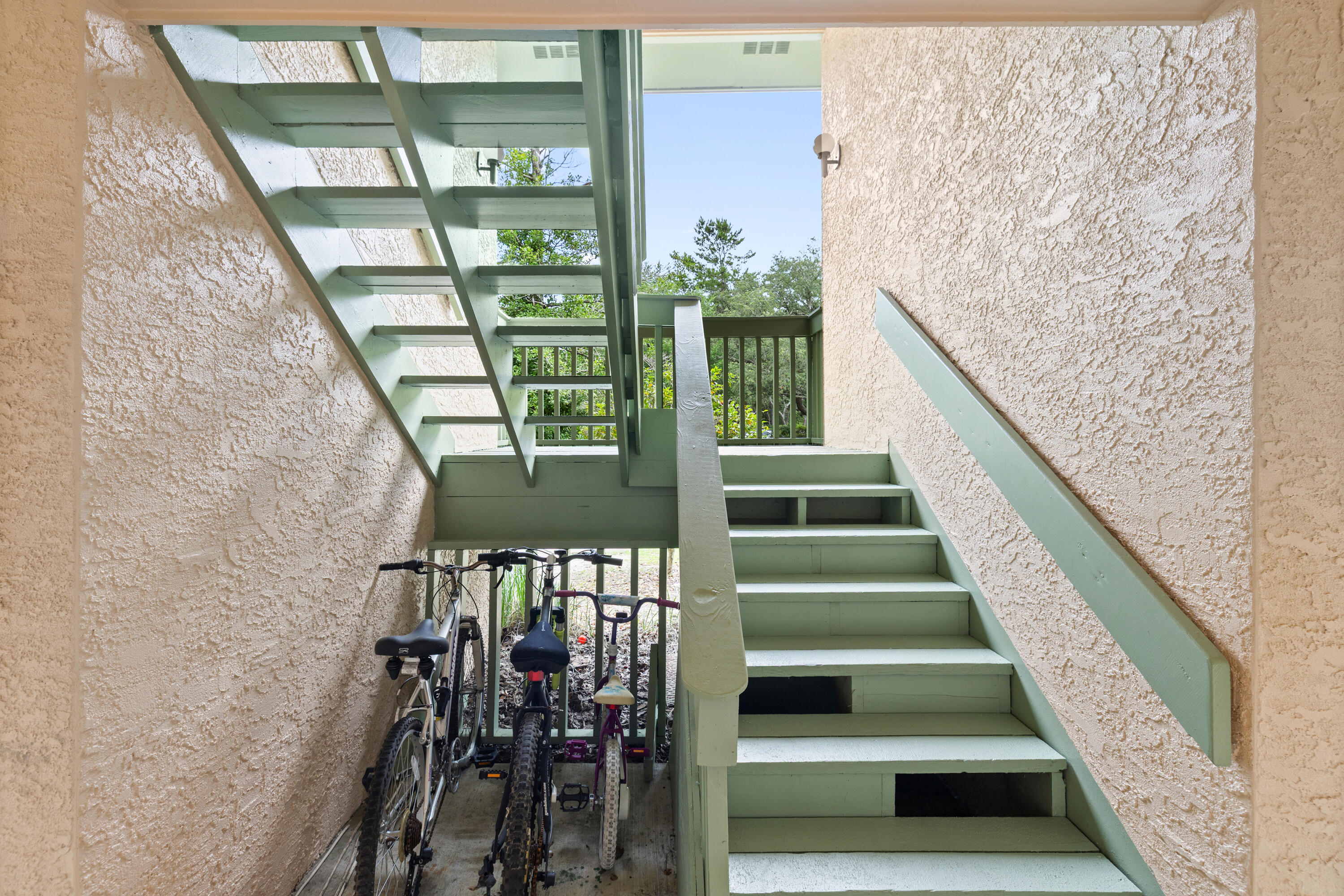 GARDEN OAKS CONDO UNIT 5202 - Residential