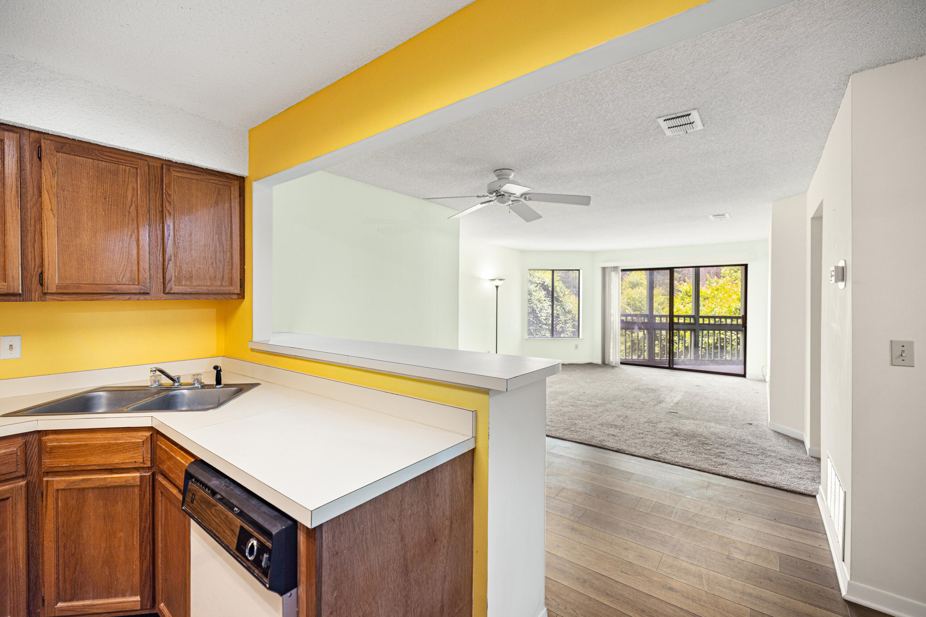 GARDEN OAKS CONDO UNIT 5202 - Residential