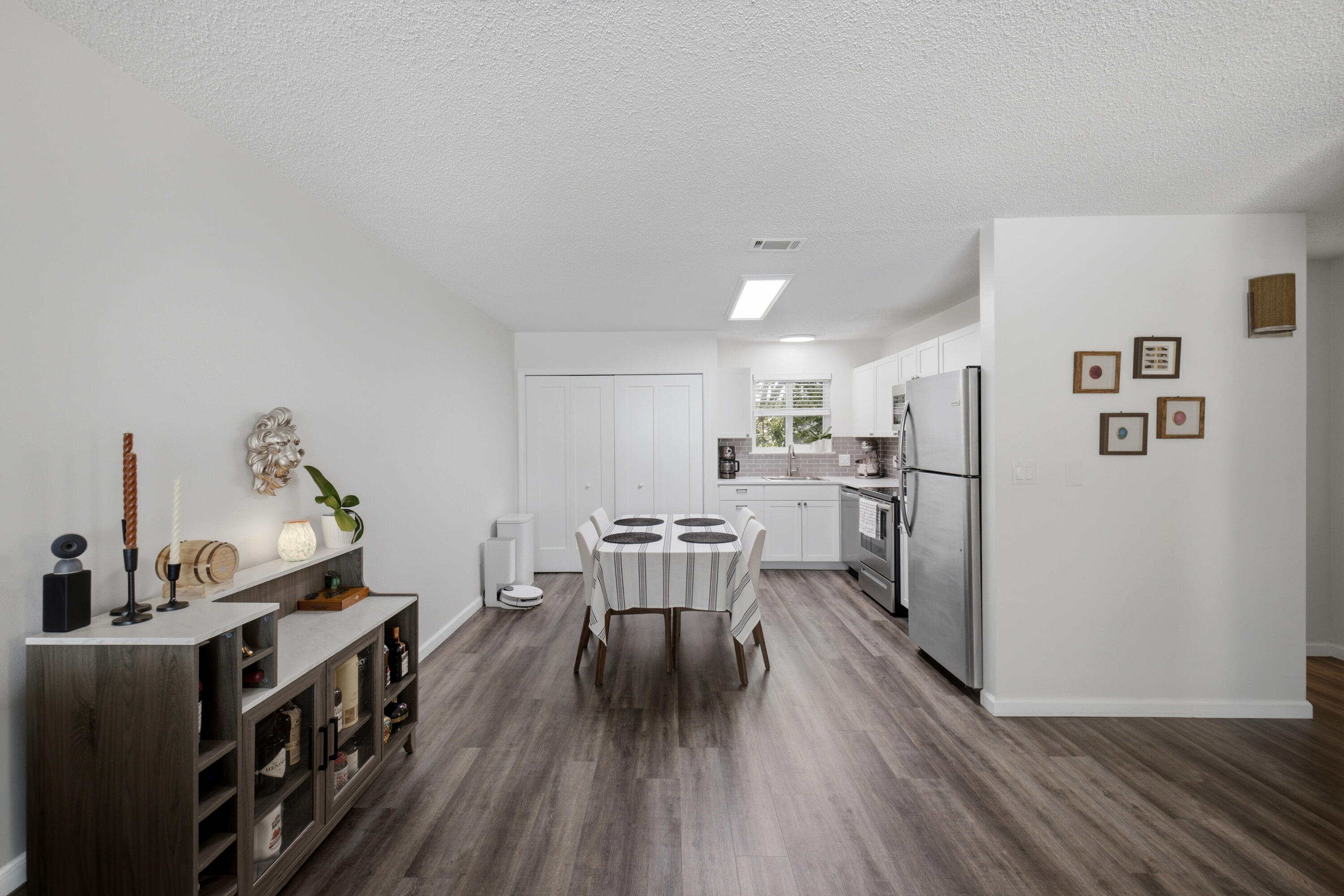 COLLEGE PARK CONDO - Residential