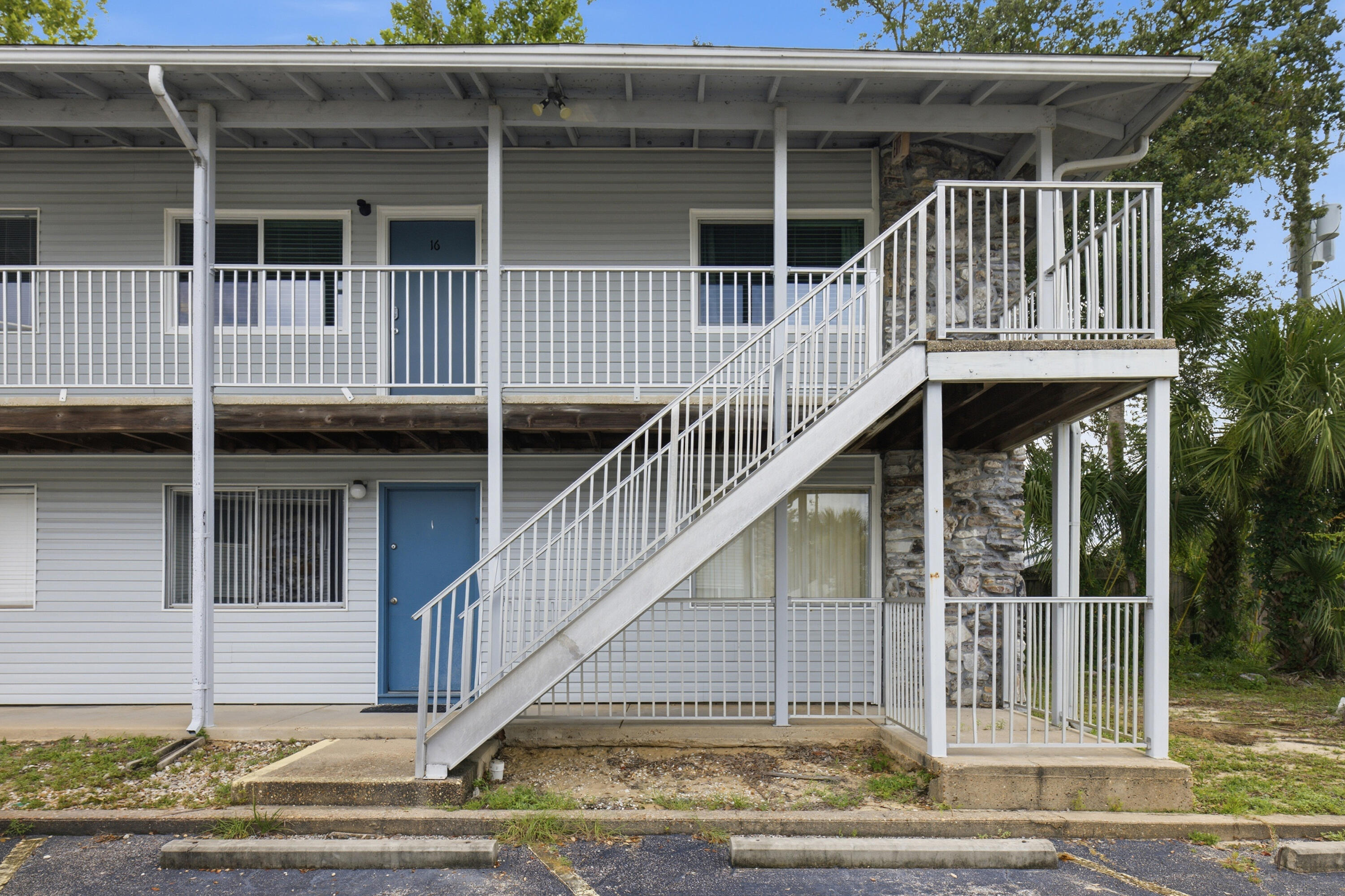 COLLEGE PARK CONDO - Residential