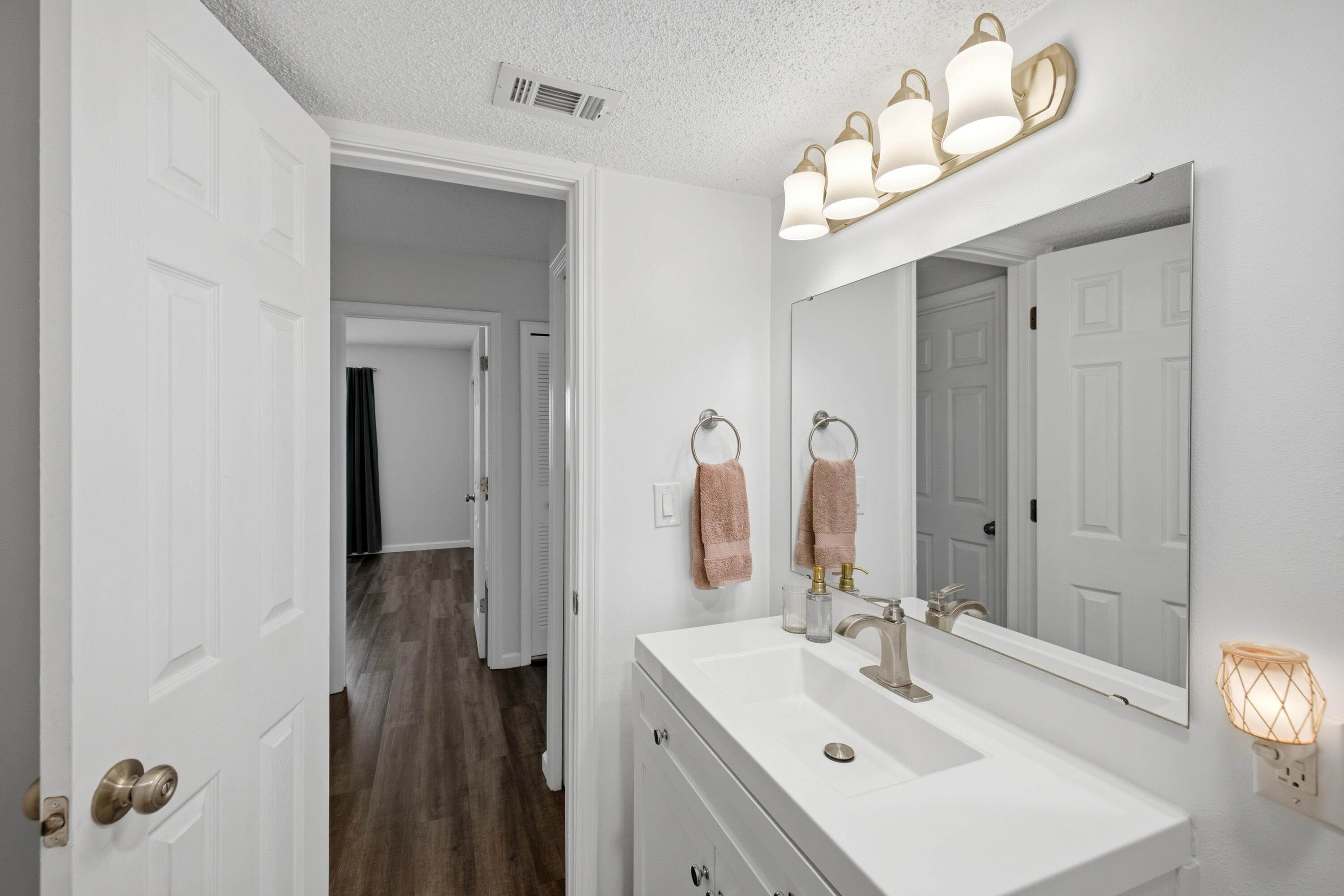 COLLEGE PARK CONDO - Residential