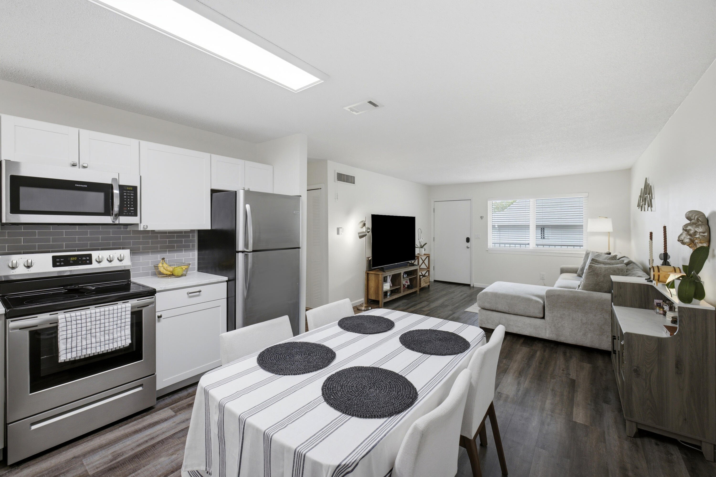 COLLEGE PARK CONDO - Residential