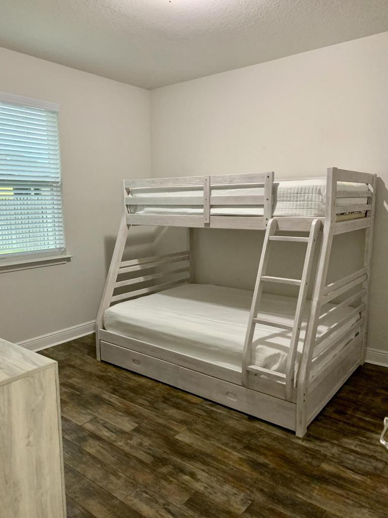 HAMMOCK BAY - Residential Lease