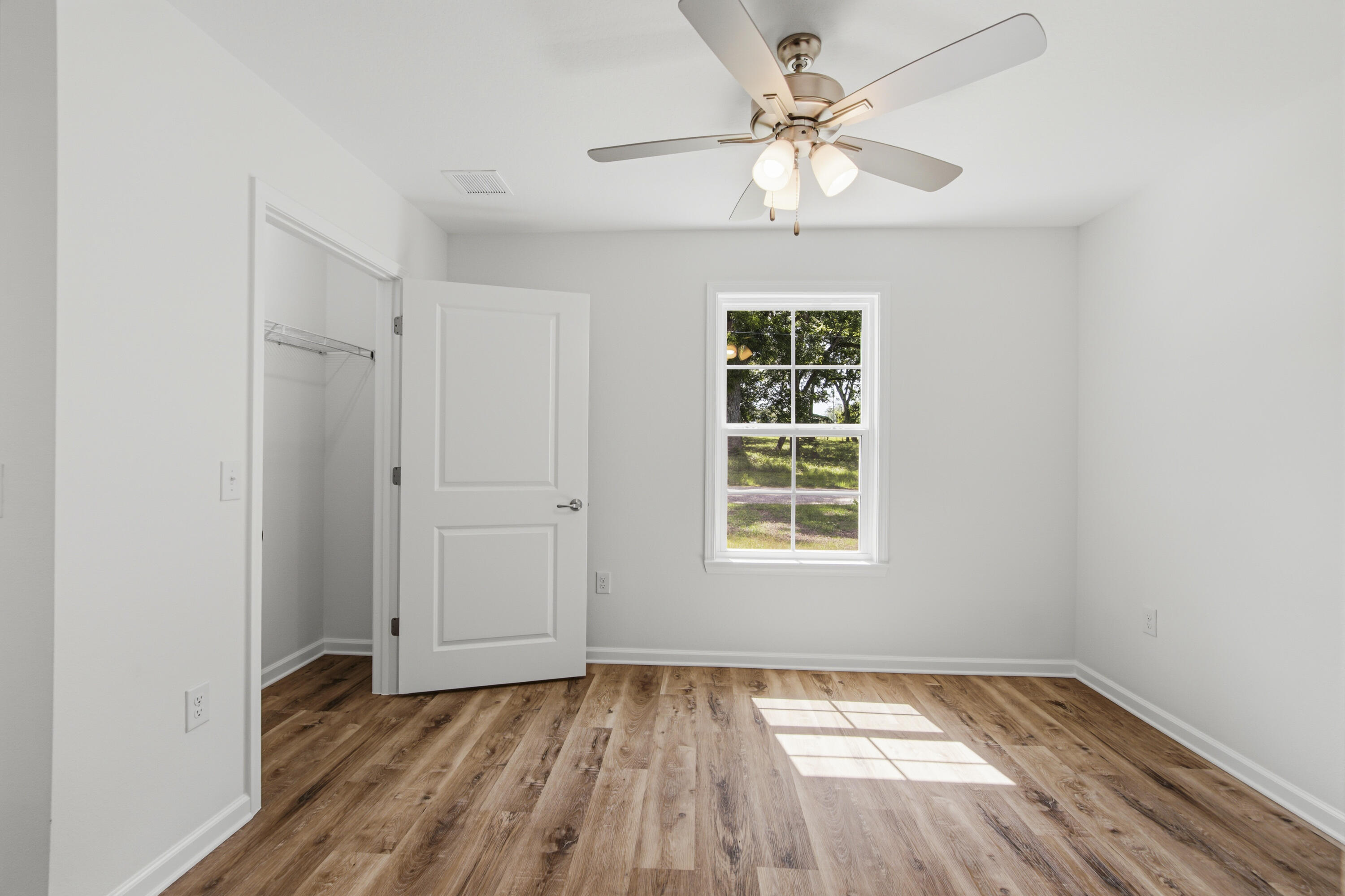 FAIRVIEW L H - Residential