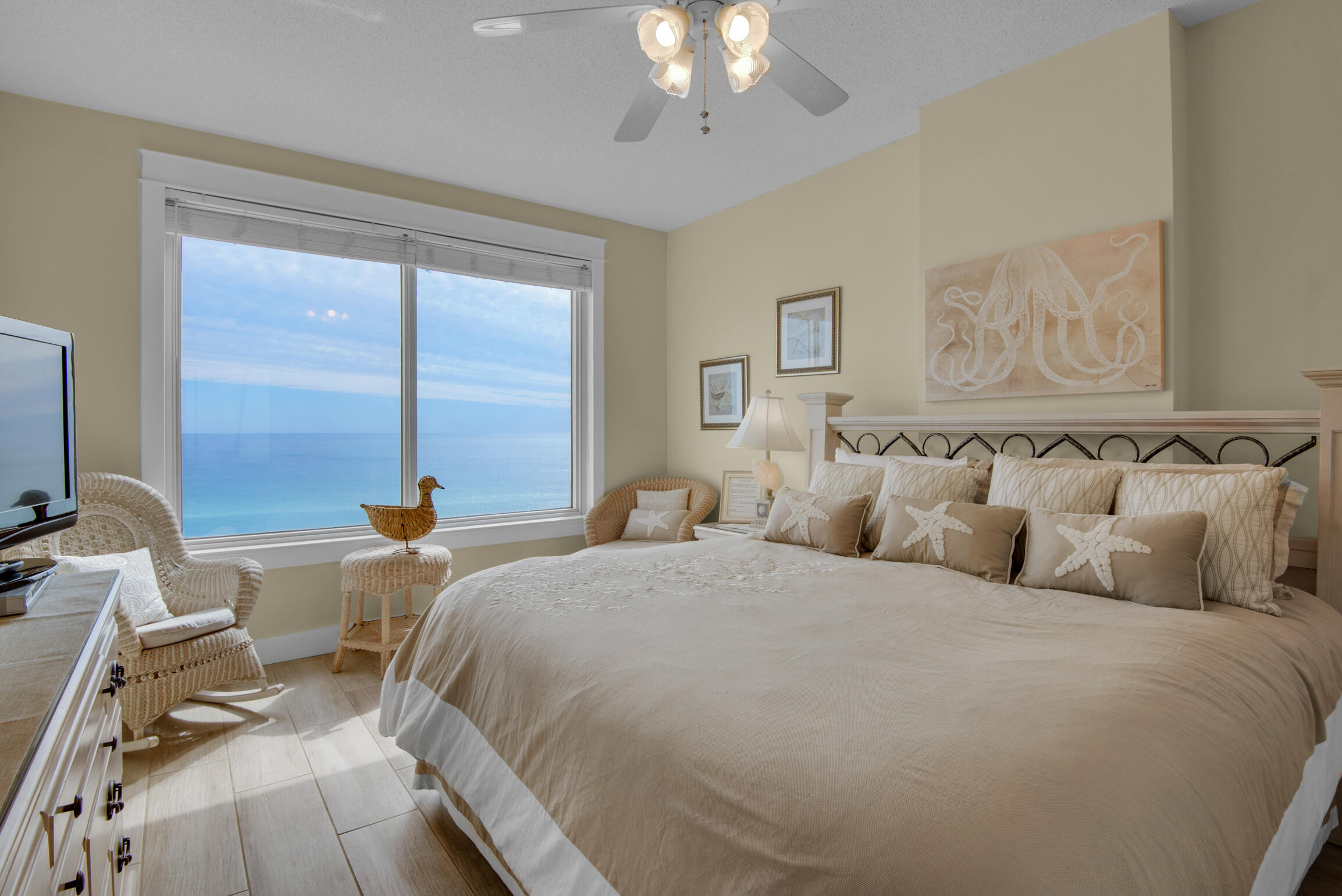 LEEWARD KEY - Residential