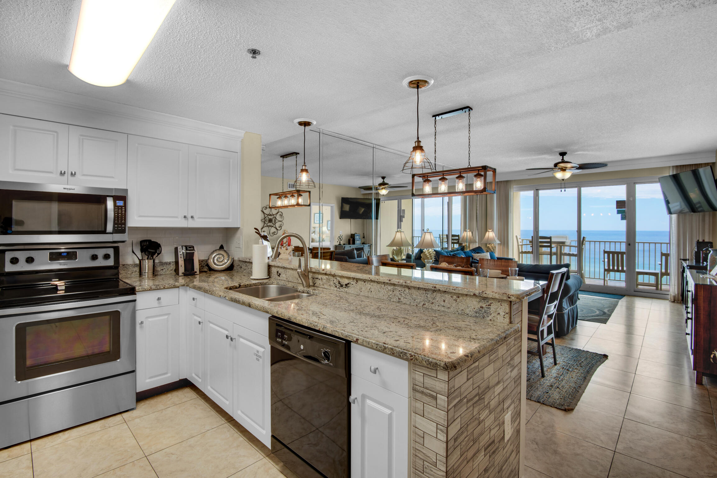 LEEWARD KEY - Residential