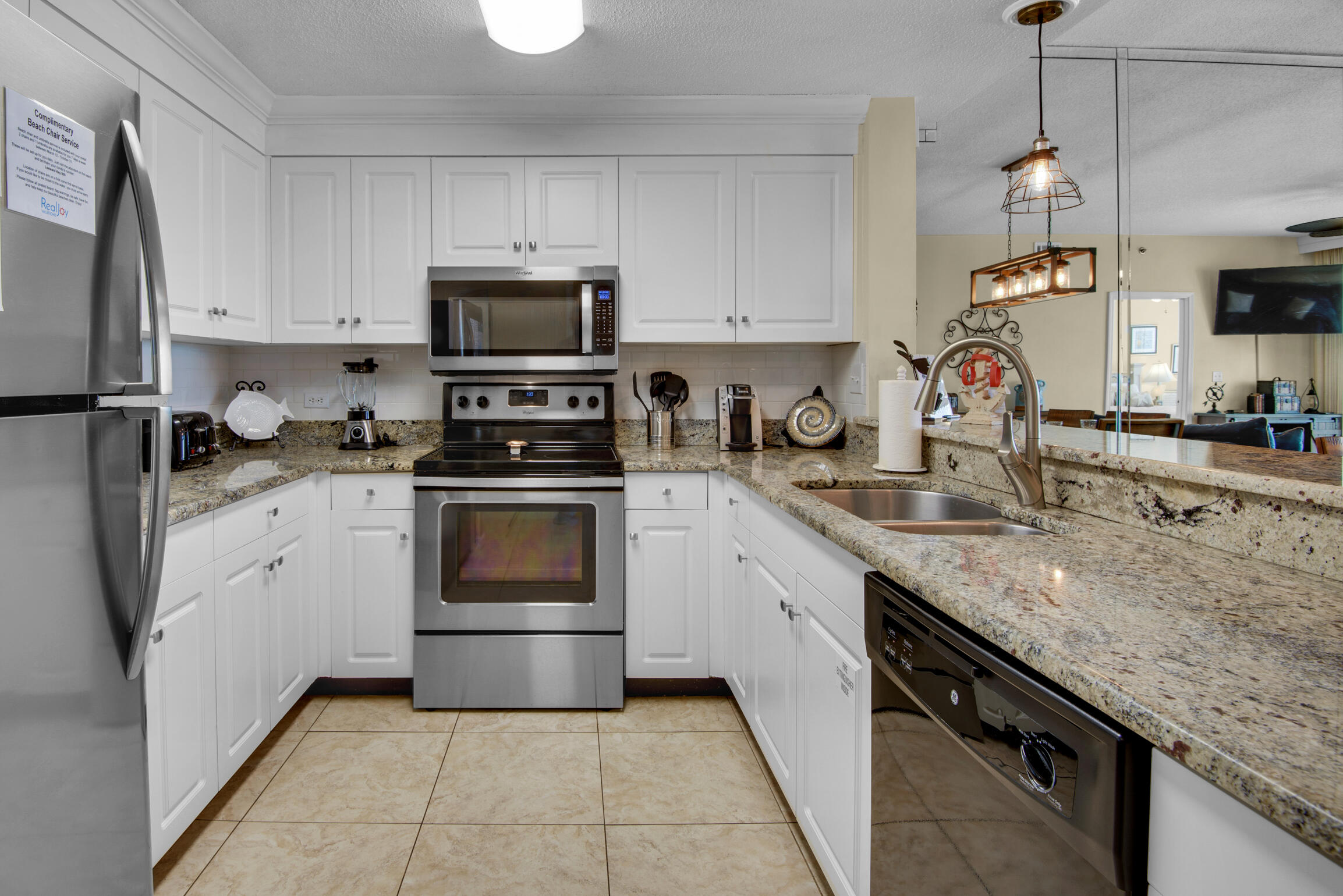LEEWARD KEY - Residential