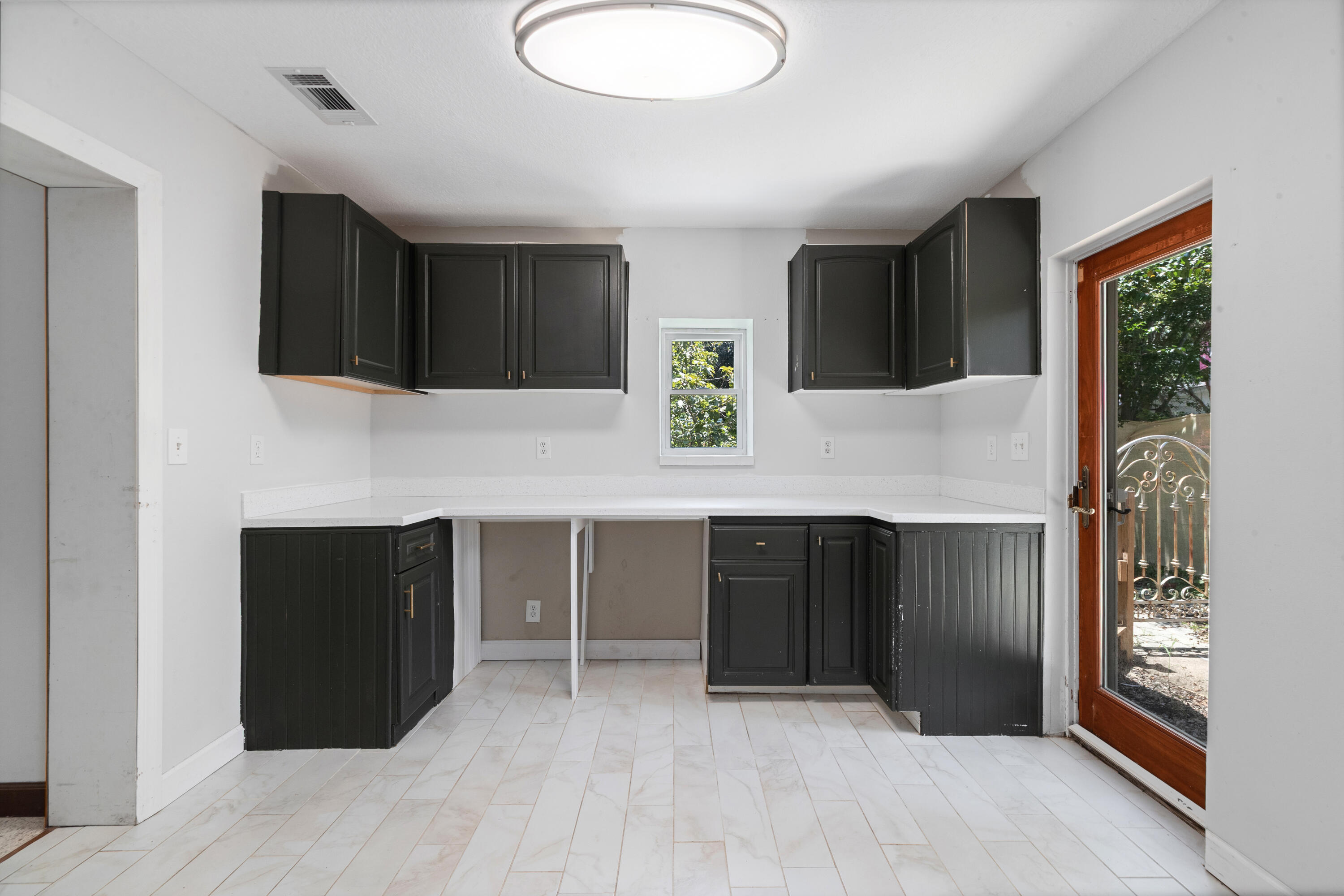 OAK TREE PARK - Residential