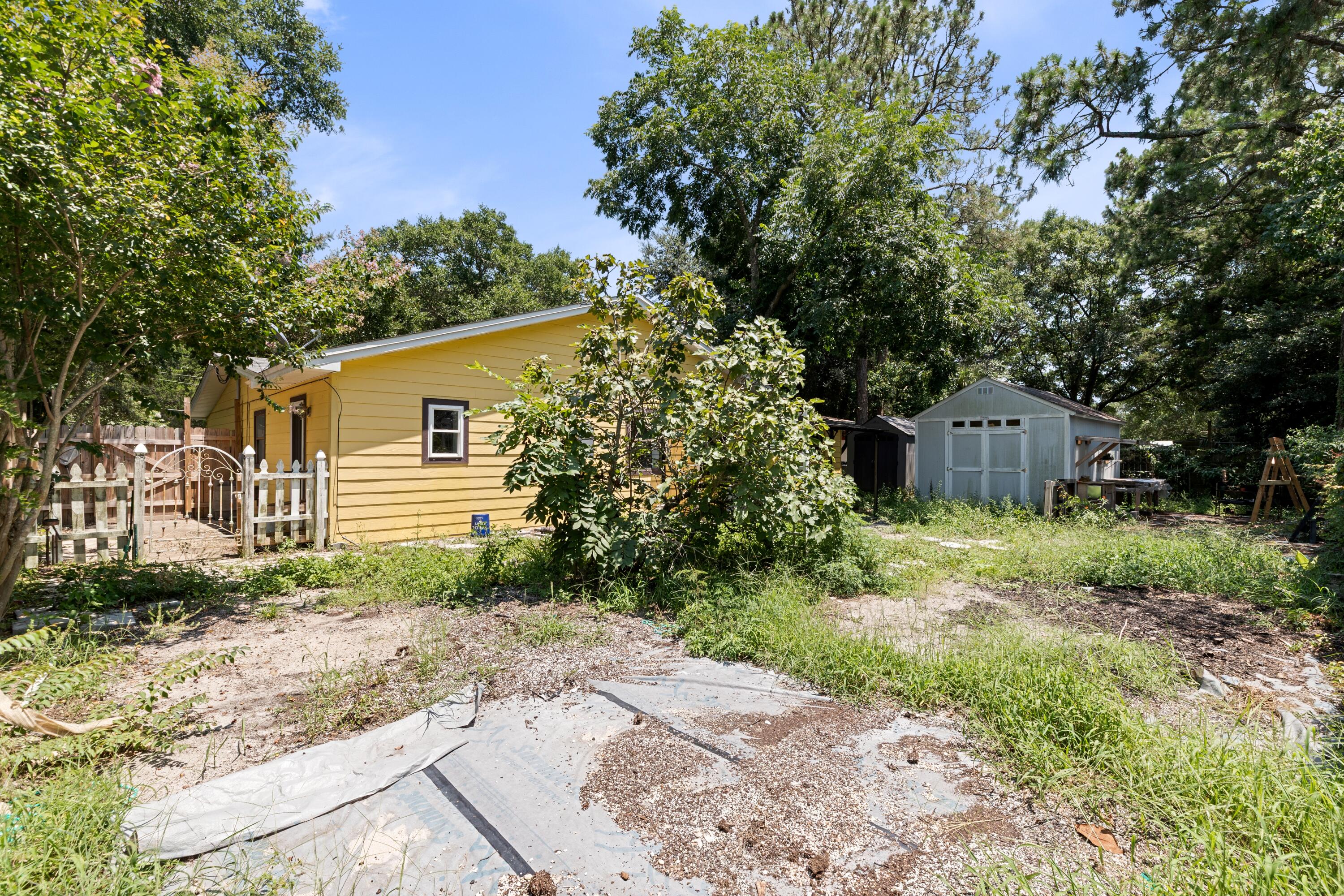 OAK TREE PARK - Residential