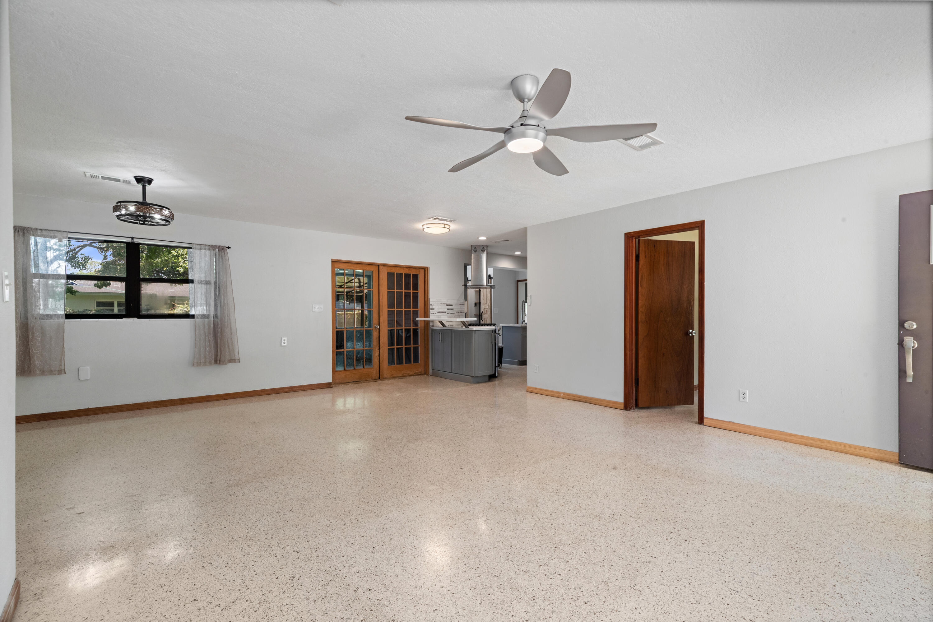 OAK TREE PARK - Residential