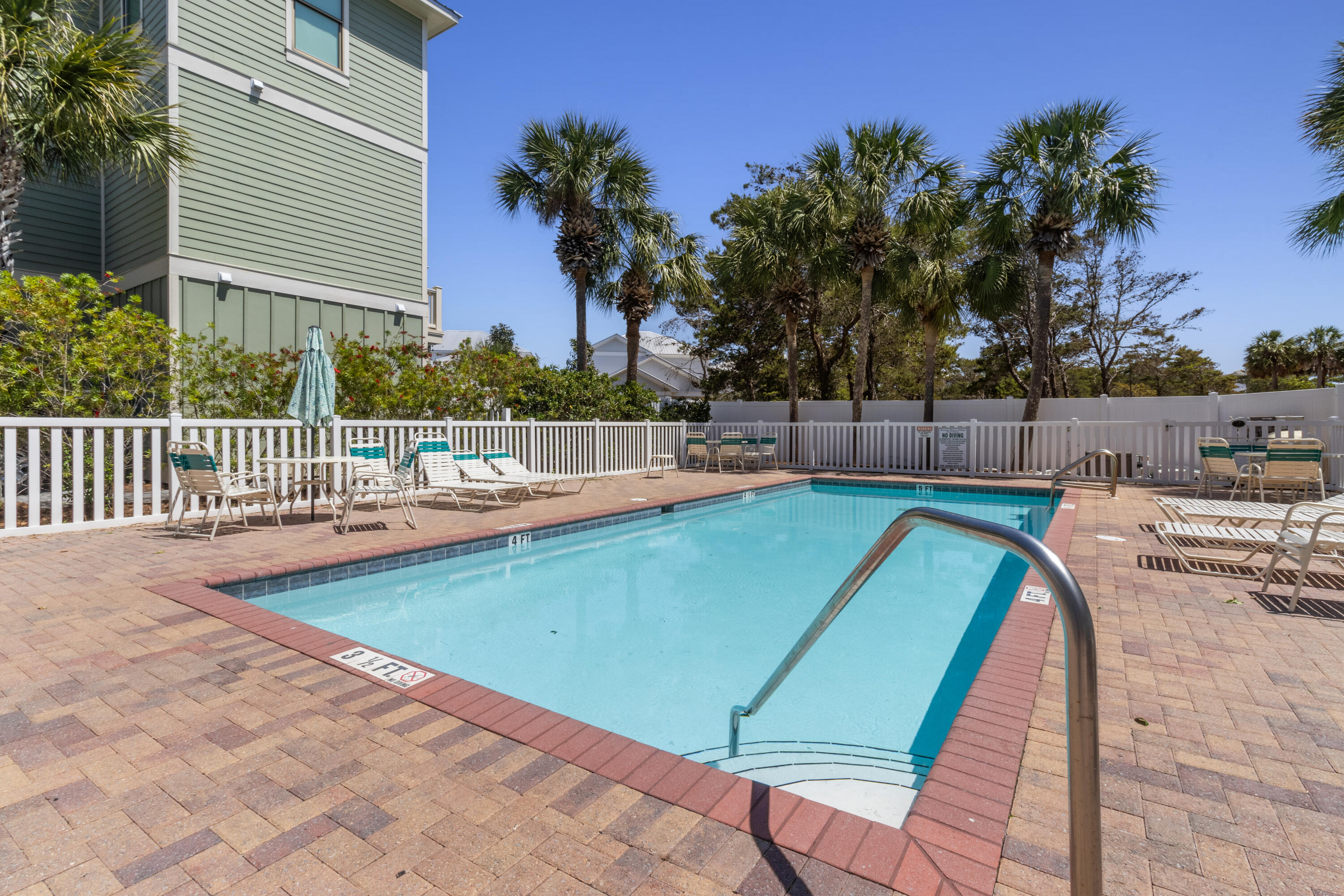 EMERALD WATERS VILLAGE - Residential Lease