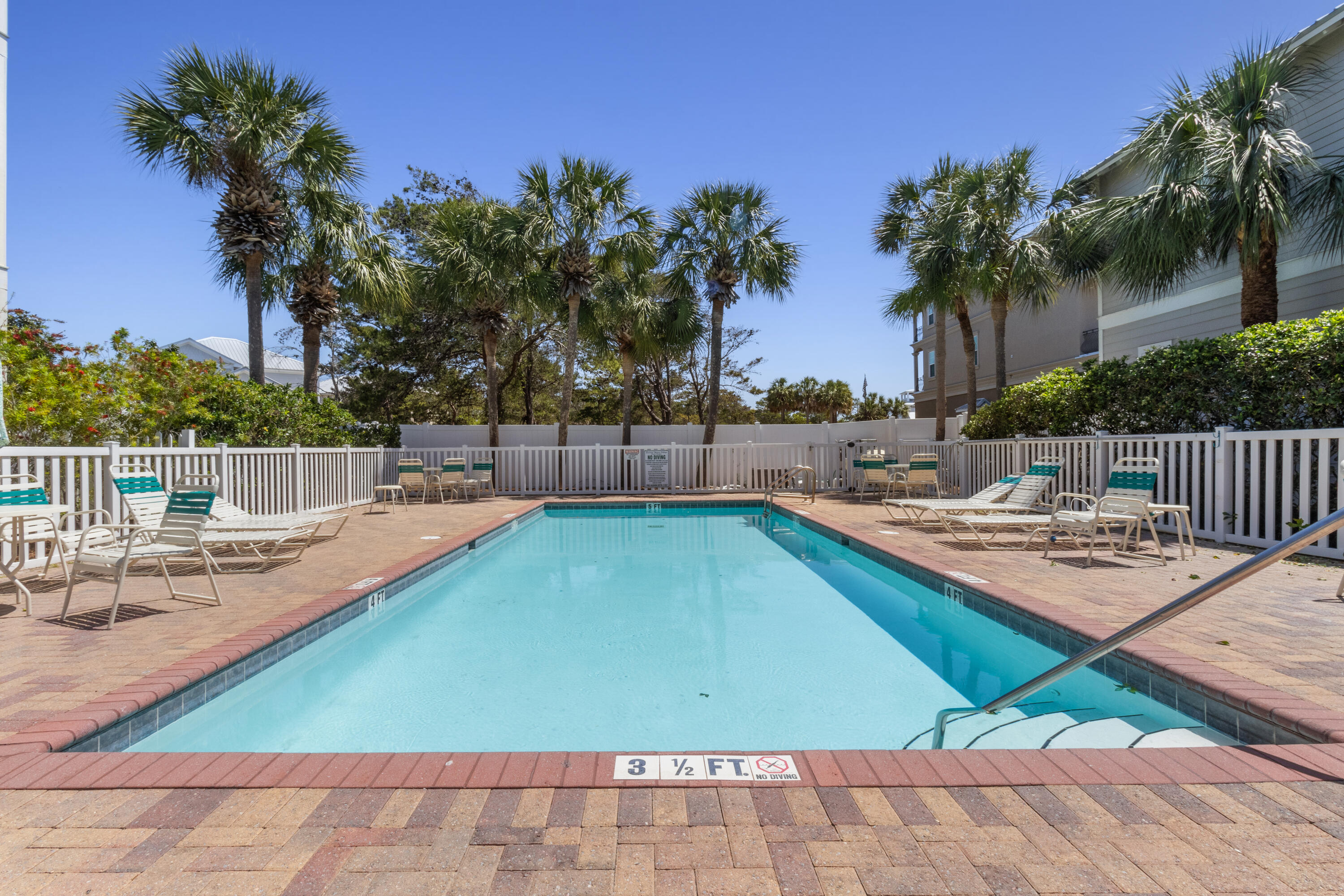 EMERALD WATERS VILLAGE - Residential Lease