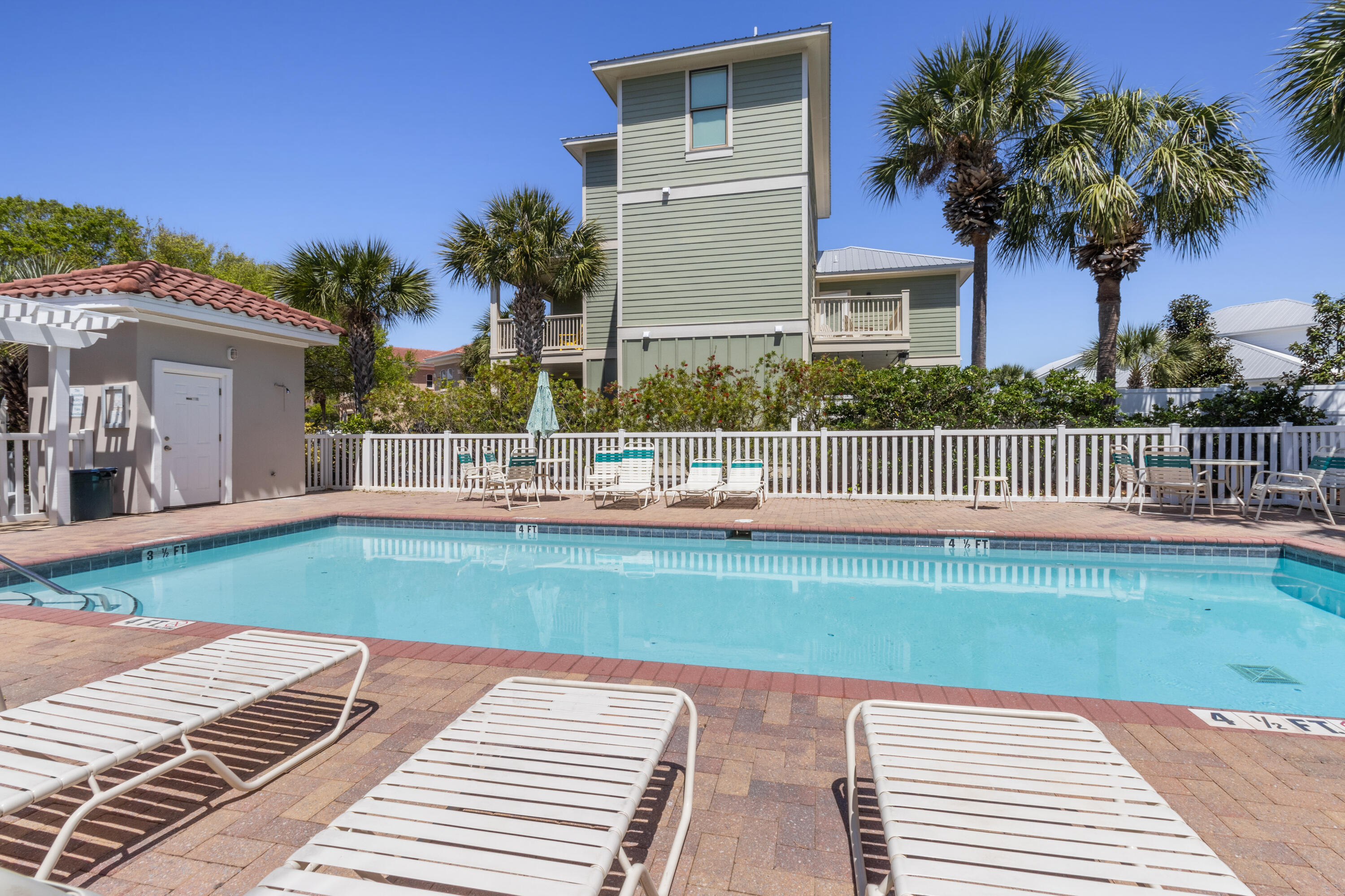 EMERALD WATERS VILLAGE - Residential Lease