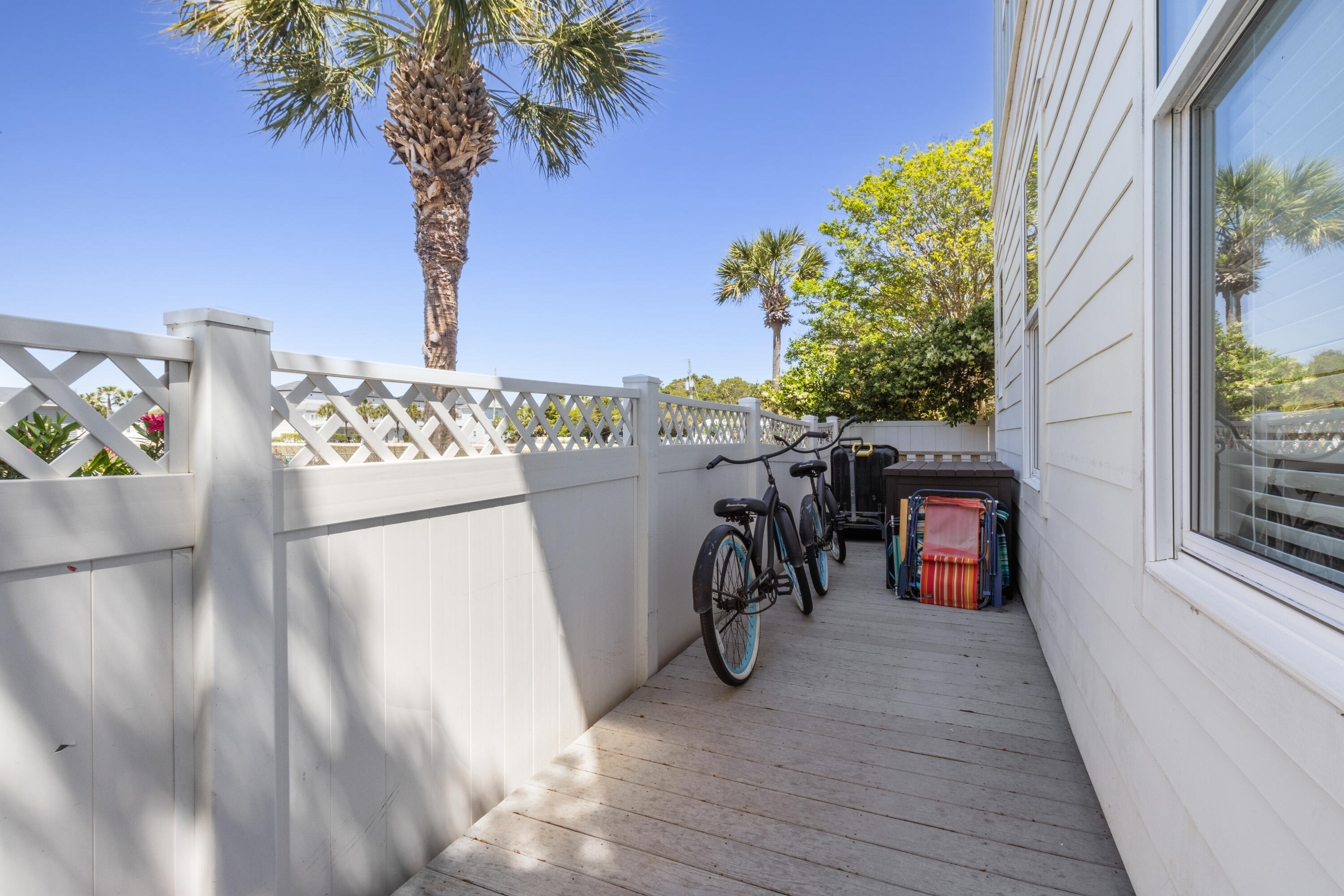 EMERALD WATERS VILLAGE - Residential Lease
