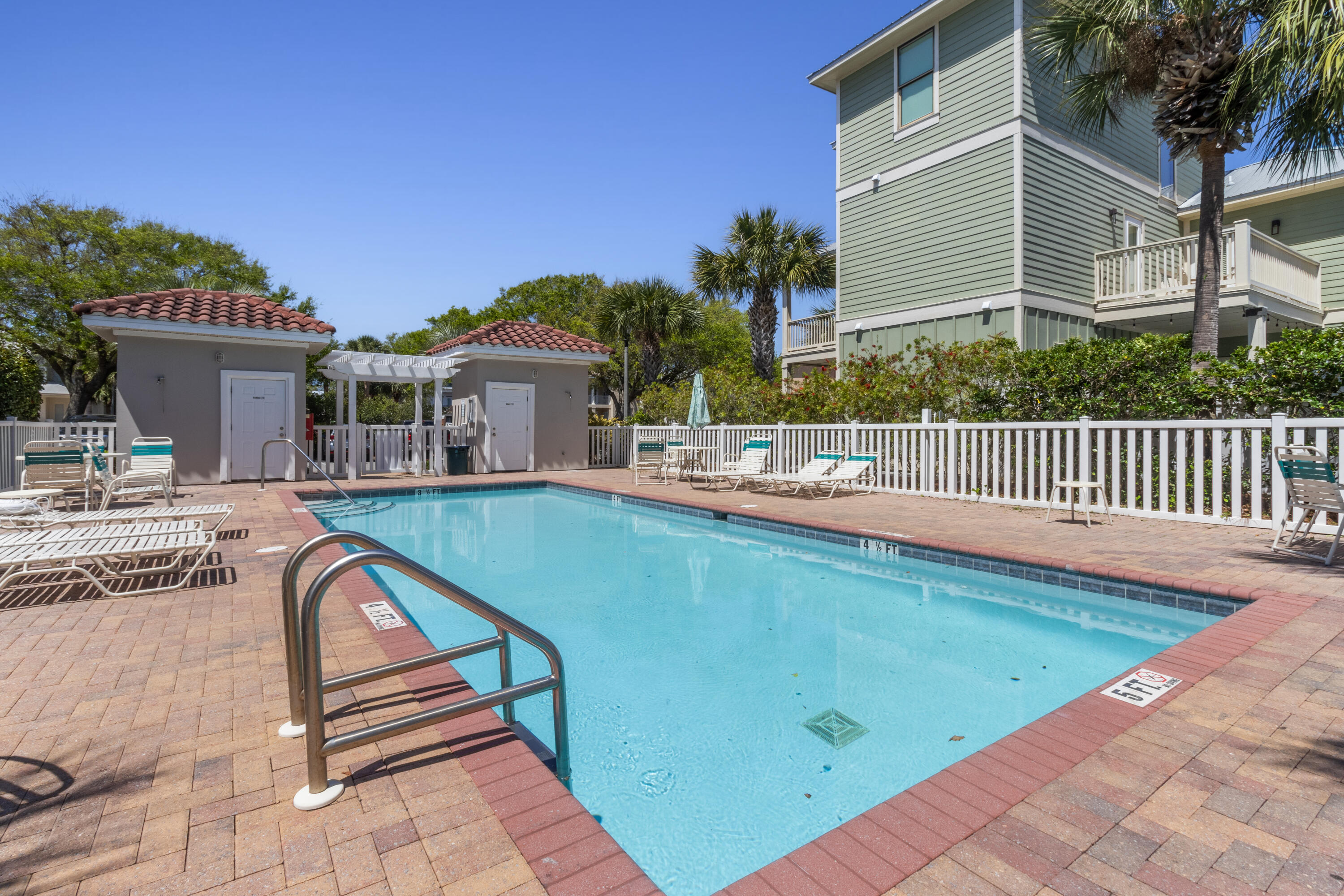 EMERALD WATERS VILLAGE - Residential Lease