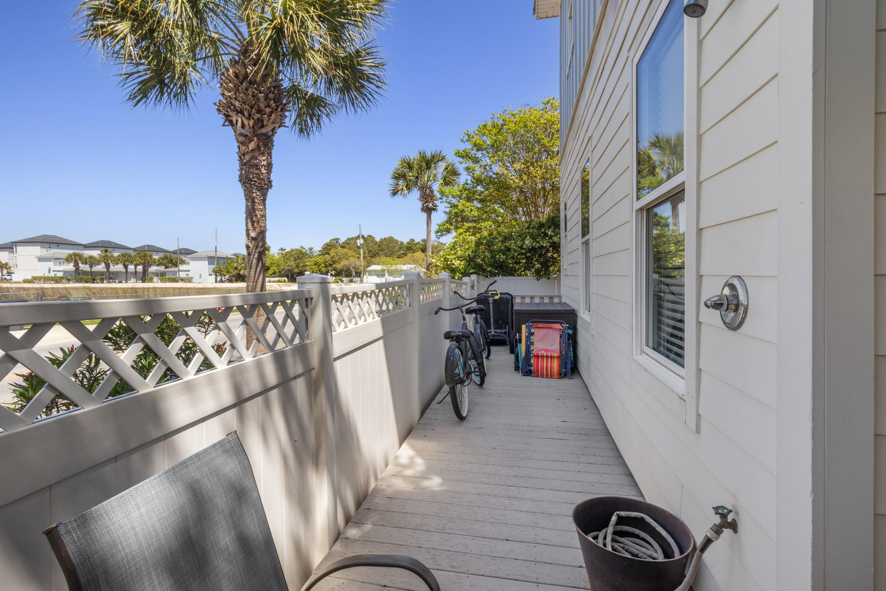EMERALD WATERS VILLAGE - Residential Lease