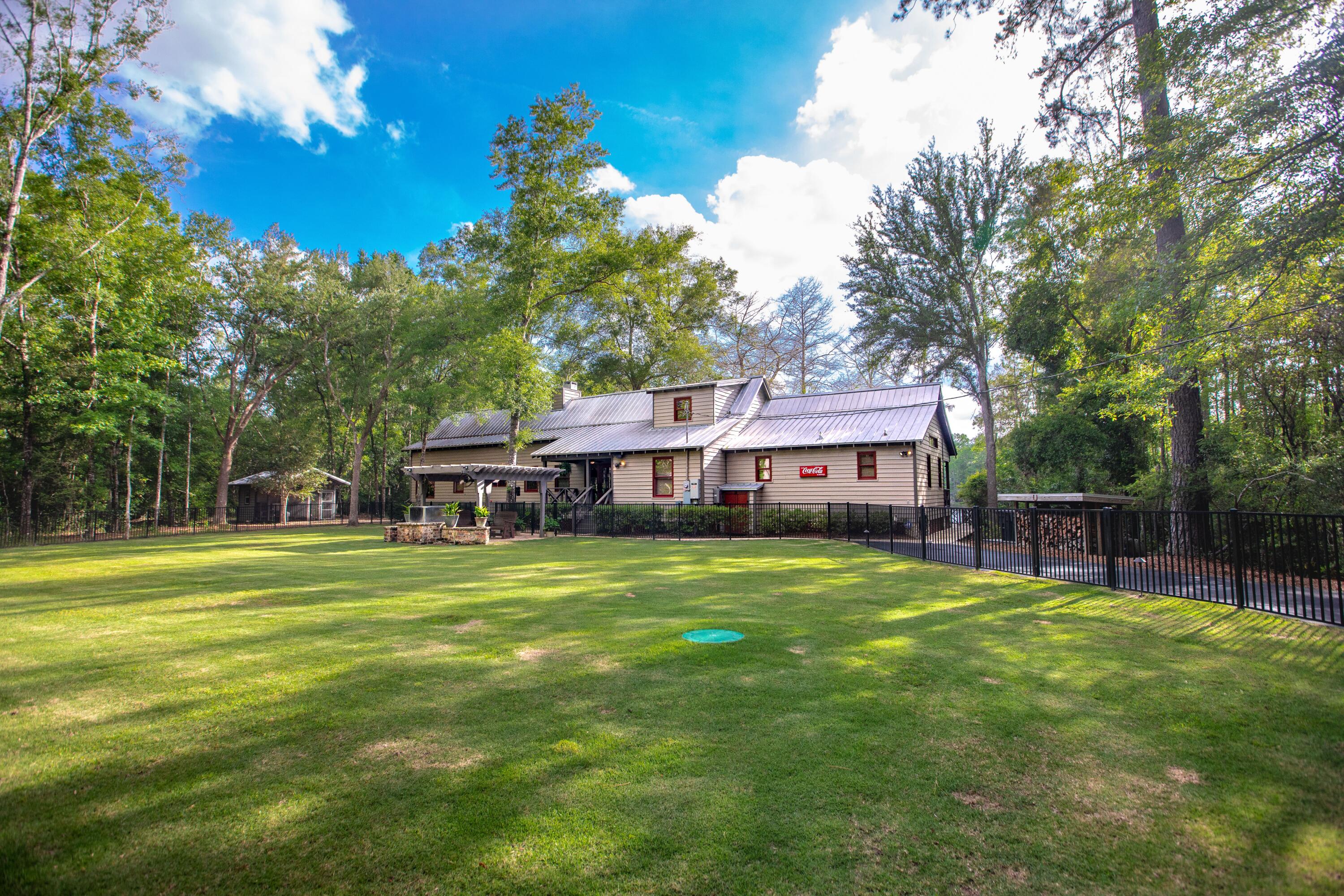 NO RECORDED SUBDIVISION - Residential