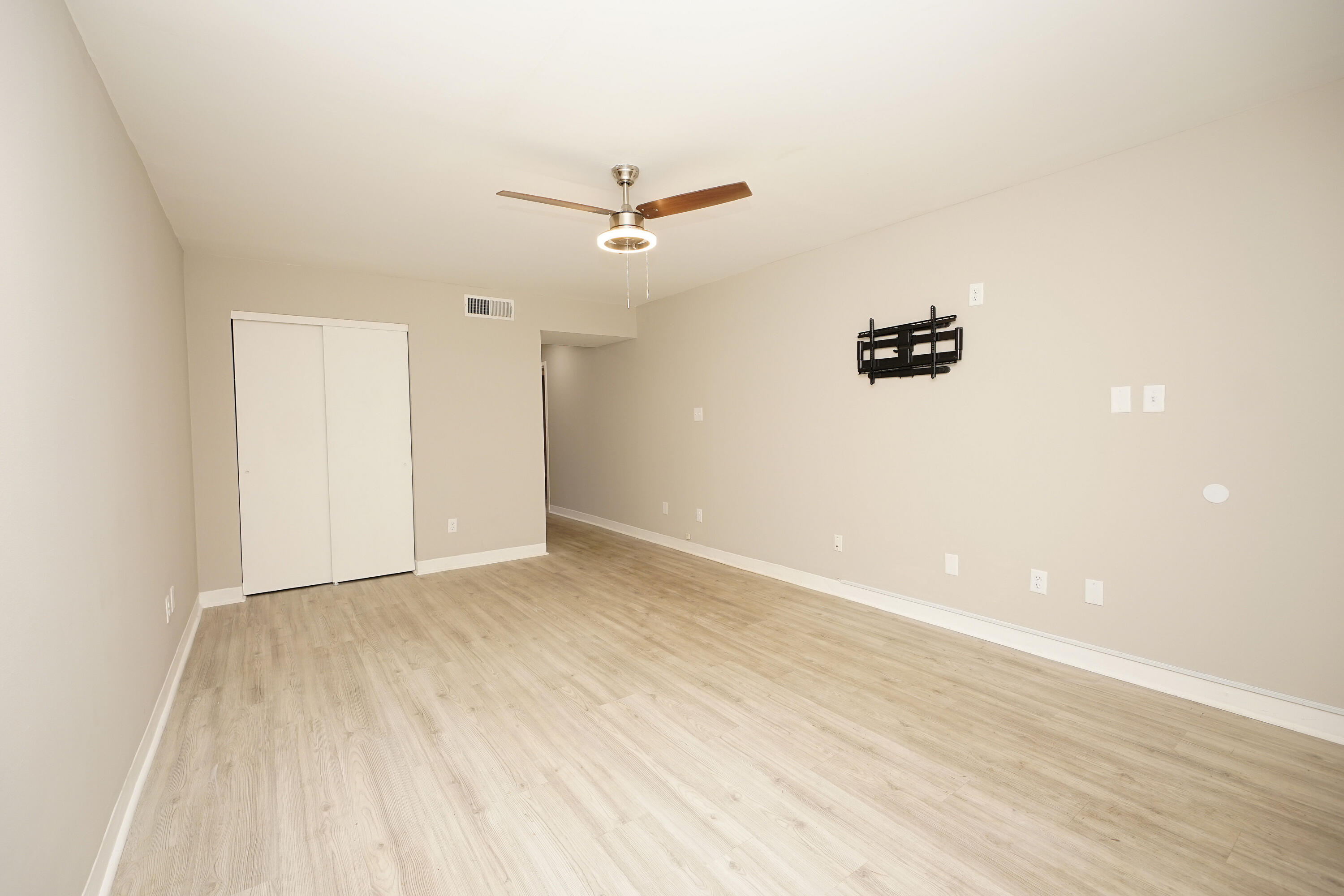 PIER ONE - Residential