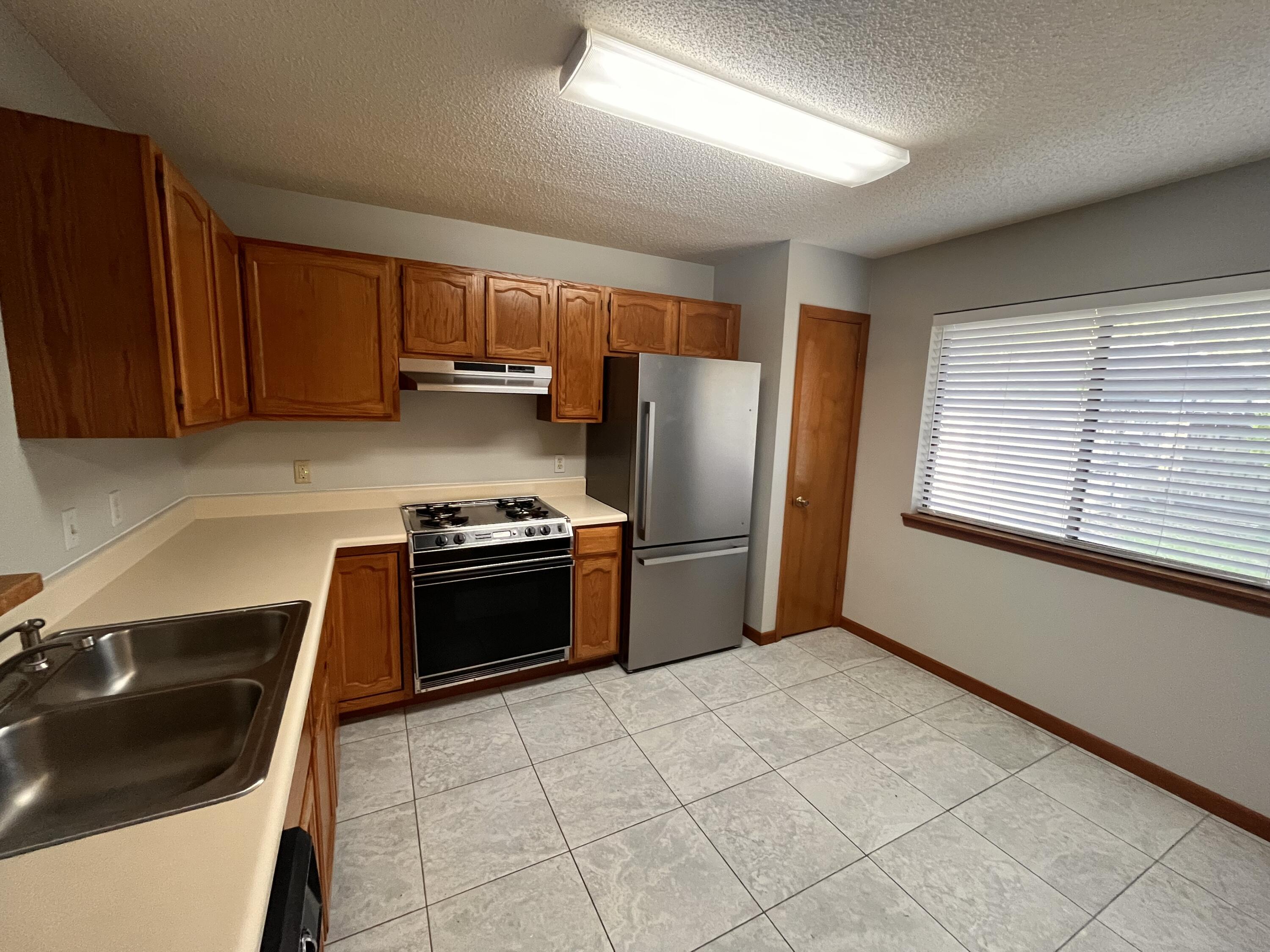 CEDAR RIDGE PH 8 - Residential Lease