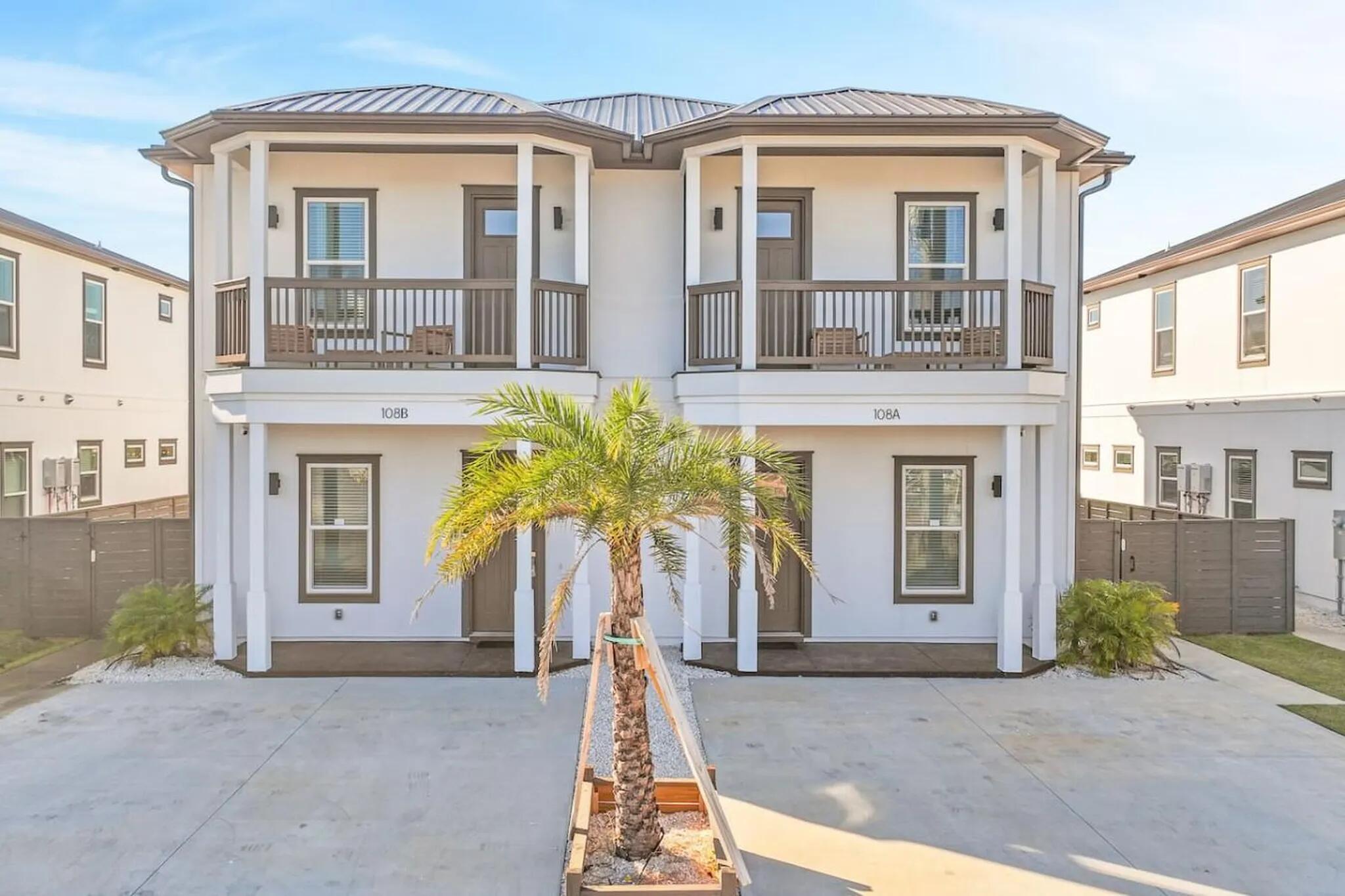 EL CENTRO BEACH - Residential
