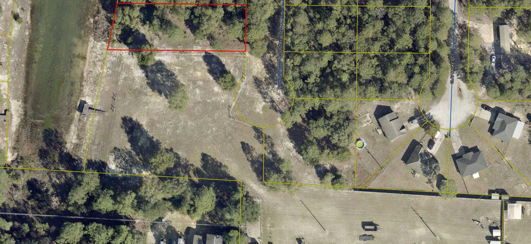 2 Beautiful lots with lots of privacy.  Slightly wooded, Mossy Head Water available, tap fee not paid.  Lots are level and have water view of Beaver Creek Lake.  (sorry no access).   The lots are being sold together.