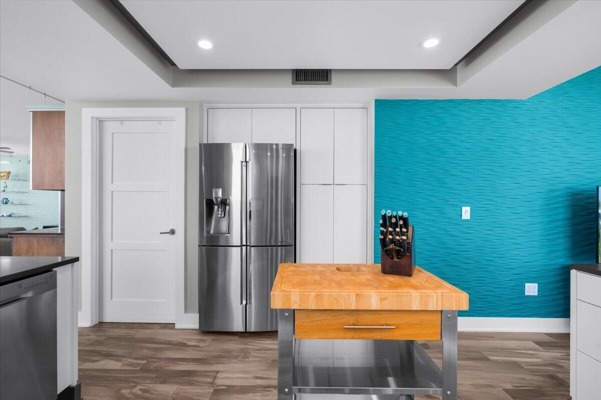 ST. BARTH AT SILVER SHELLS - Residential