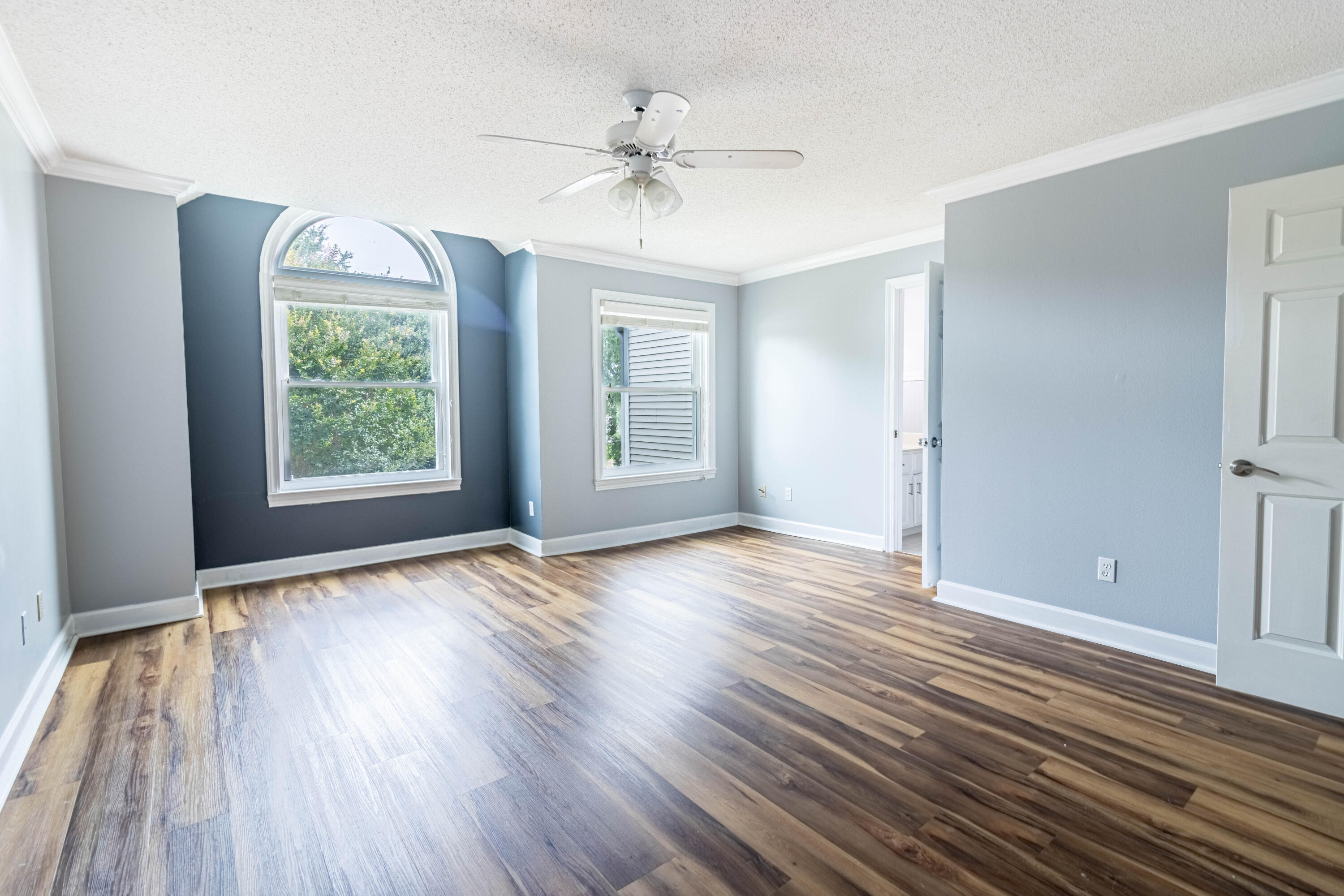 LIONSGATE - Residential