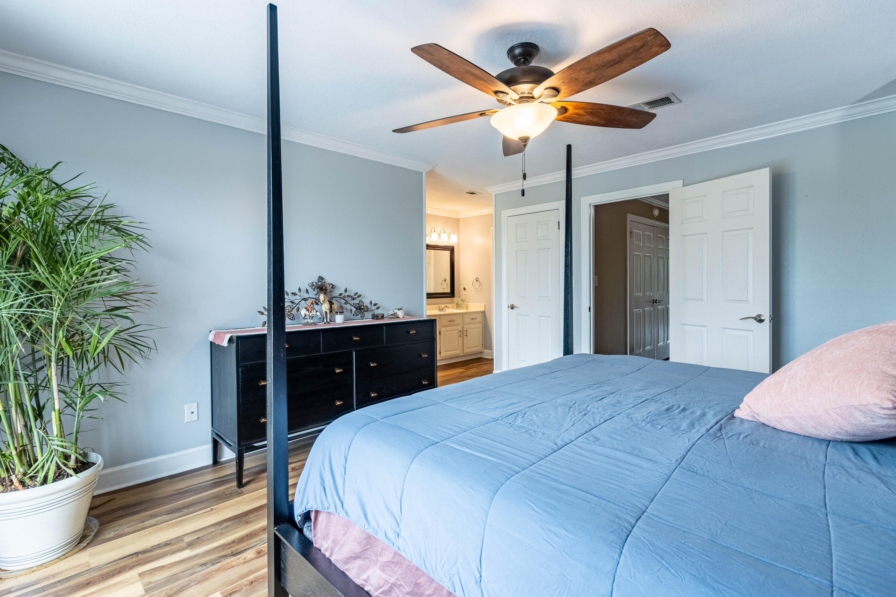 LIONSGATE - Residential