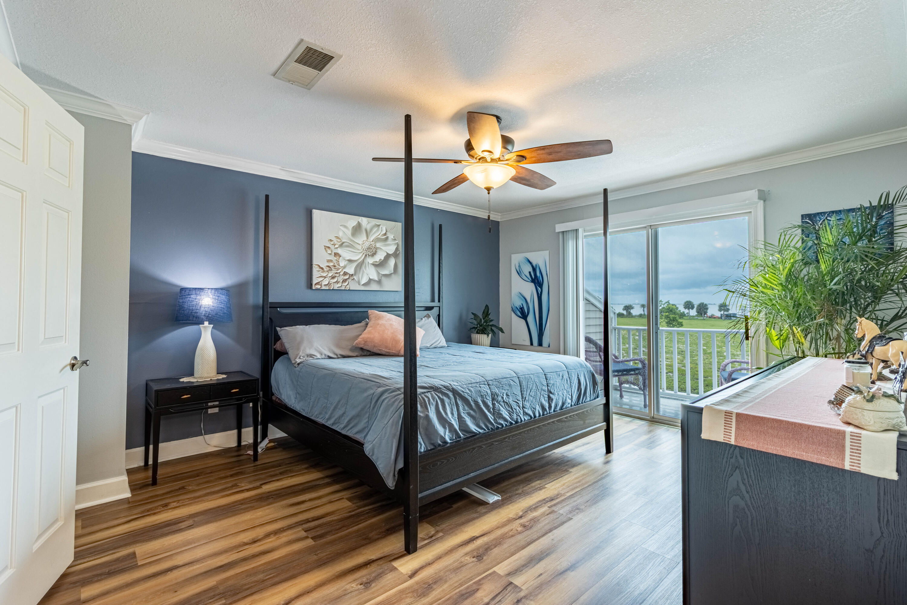 LIONSGATE - Residential