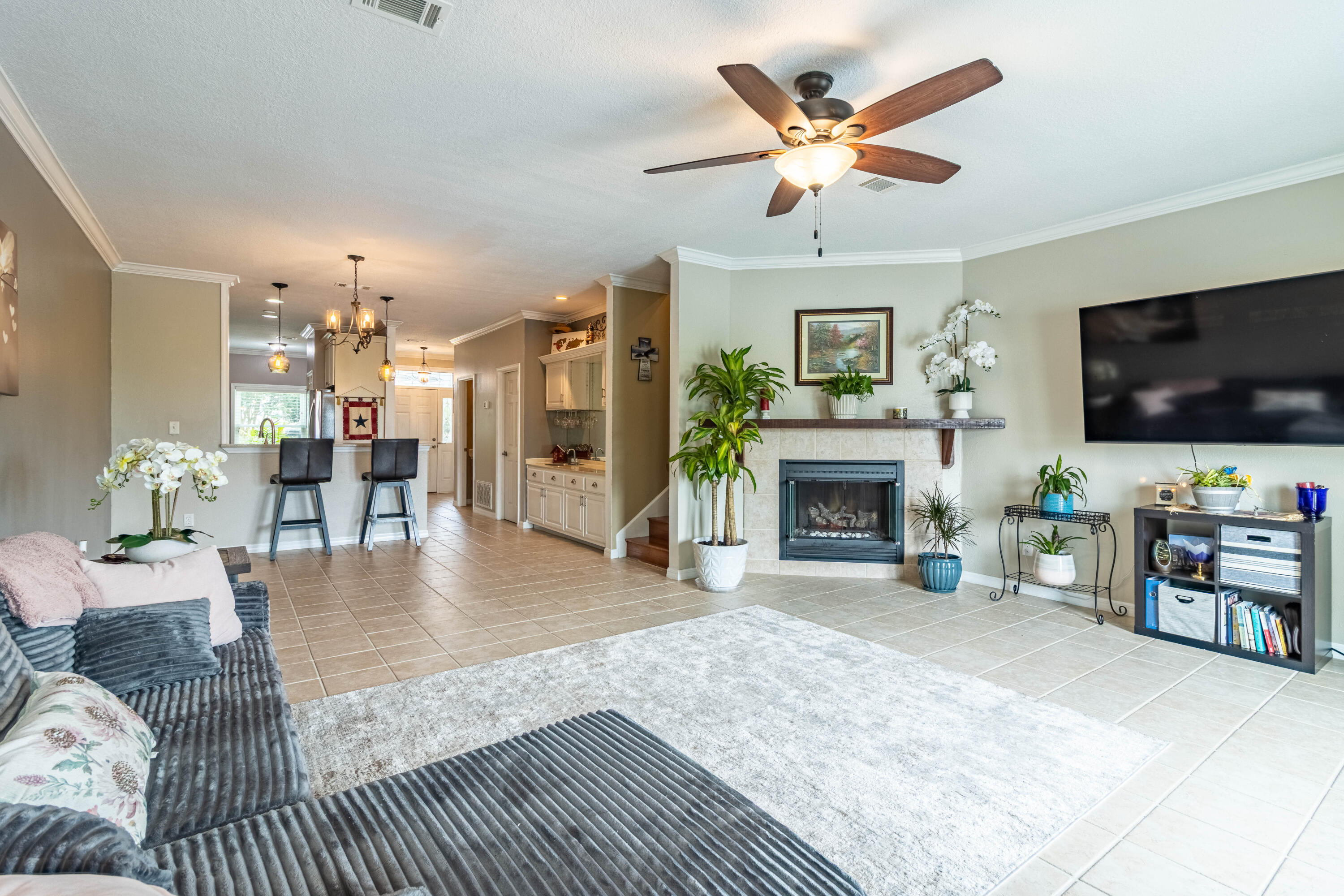 LIONSGATE - Residential