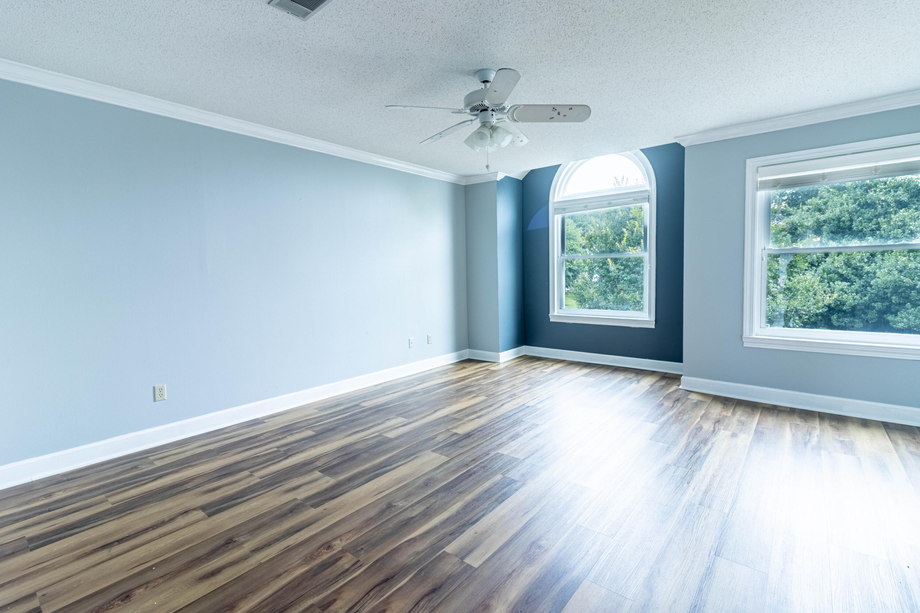 LIONSGATE - Residential