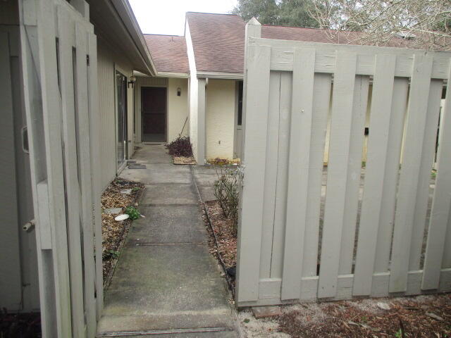ROYAL OAK VILLAGE - Residential Lease