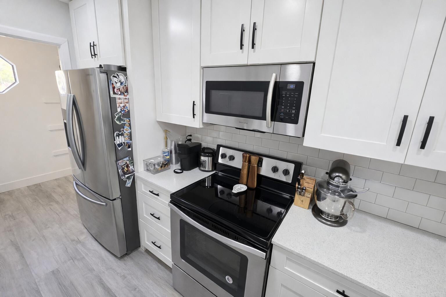 Stop renting and start building equity near the Emerald Coast. This updated 2BR/1.5BA townhome offers low maintenance living, modern upgrades, and no HOA, keeping your monthly payment lower and your lifestyle simpler. Inside, you'll find a bright, open living area, an updated kitchen with stainless steel appliances, quartz countertops, breakfast bar, and a functional layout that works for busy schedules. Both bedrooms are oversized, and the private back patio adds space for grilling, relaxing, or storing gear. Located just minutes from Eglin AFB, Hurlburt Field, Publix, Hwy 98, shopping, dining, and white sand beaches, this townhome is ideal for military relocations, first time buyers, or investors seeking a clean, move in ready property in a high demand area. With no HOA fees, easy parking, and strong rental potential, this townhome delivers value, convenience, and long-term affordability. Schedule your showing today and see why this is one of Fort Walton Beach's smartest buys.
Buyer to verify all information deemed necessary.