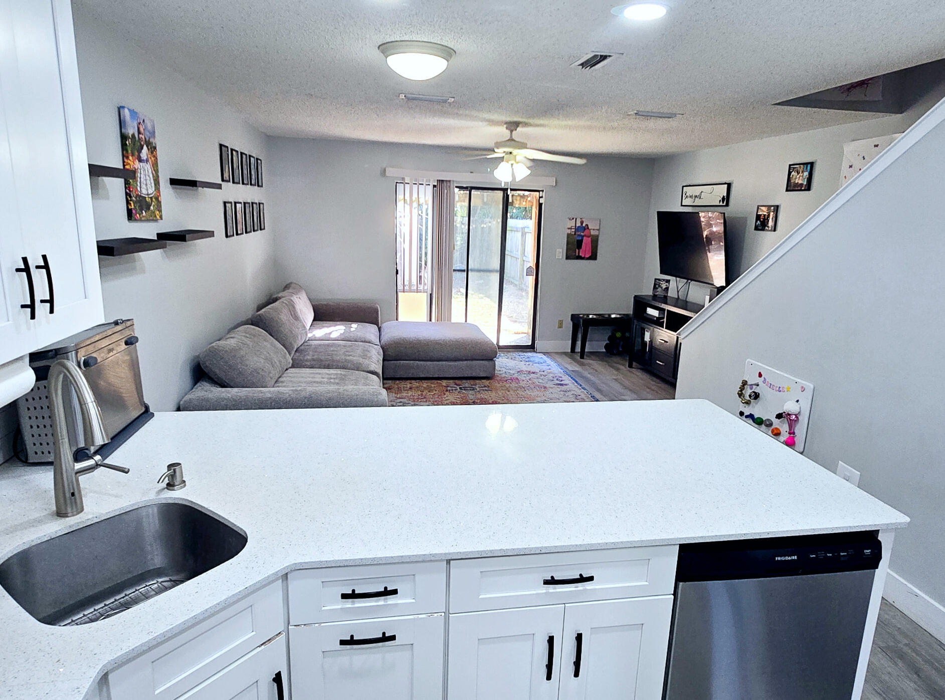 Townhome with fully remodeled Kitchen with quartz countertops, hands free faucet,  stainless steel appliances, and breakfast bar strategically located in a quiet neighborhood with No HOA!!!
This 2 bedroom, 1.5 bath townhome offers 1,175 sq ft of comfortable living and strong potential as either a primary residence or rental property. Enjoy the flexibility of no HOA and a functional layout that suits a variety of lifestyles.
Located just minutes from Eglin AFB, Hurlburt Field, Publix, schools, Downtown Fort Walton Beach, restaurants, shopping, entertainment, Hwy 98, and the white-sand beaches of the Emerald Coast.
Buyer to verify all information deemed necessary.