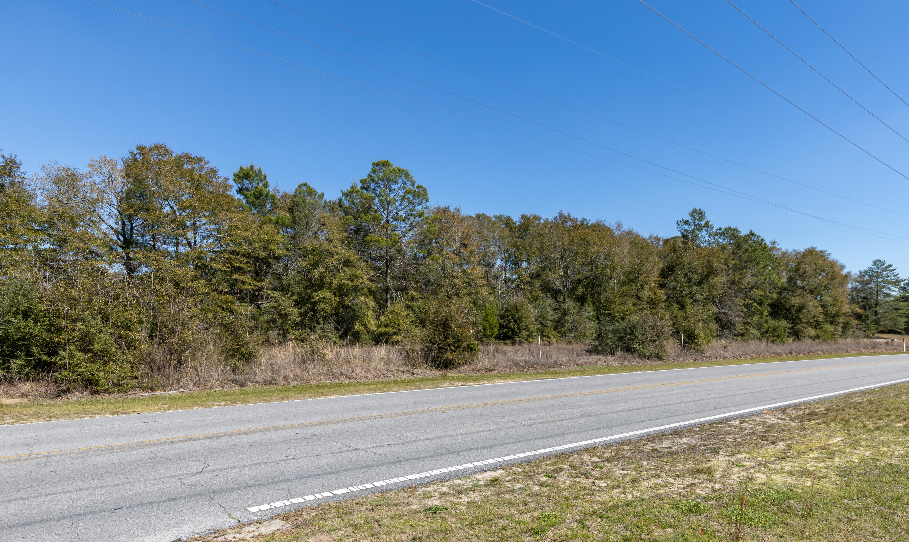 NO RECORDED SUBDIVISION - Land