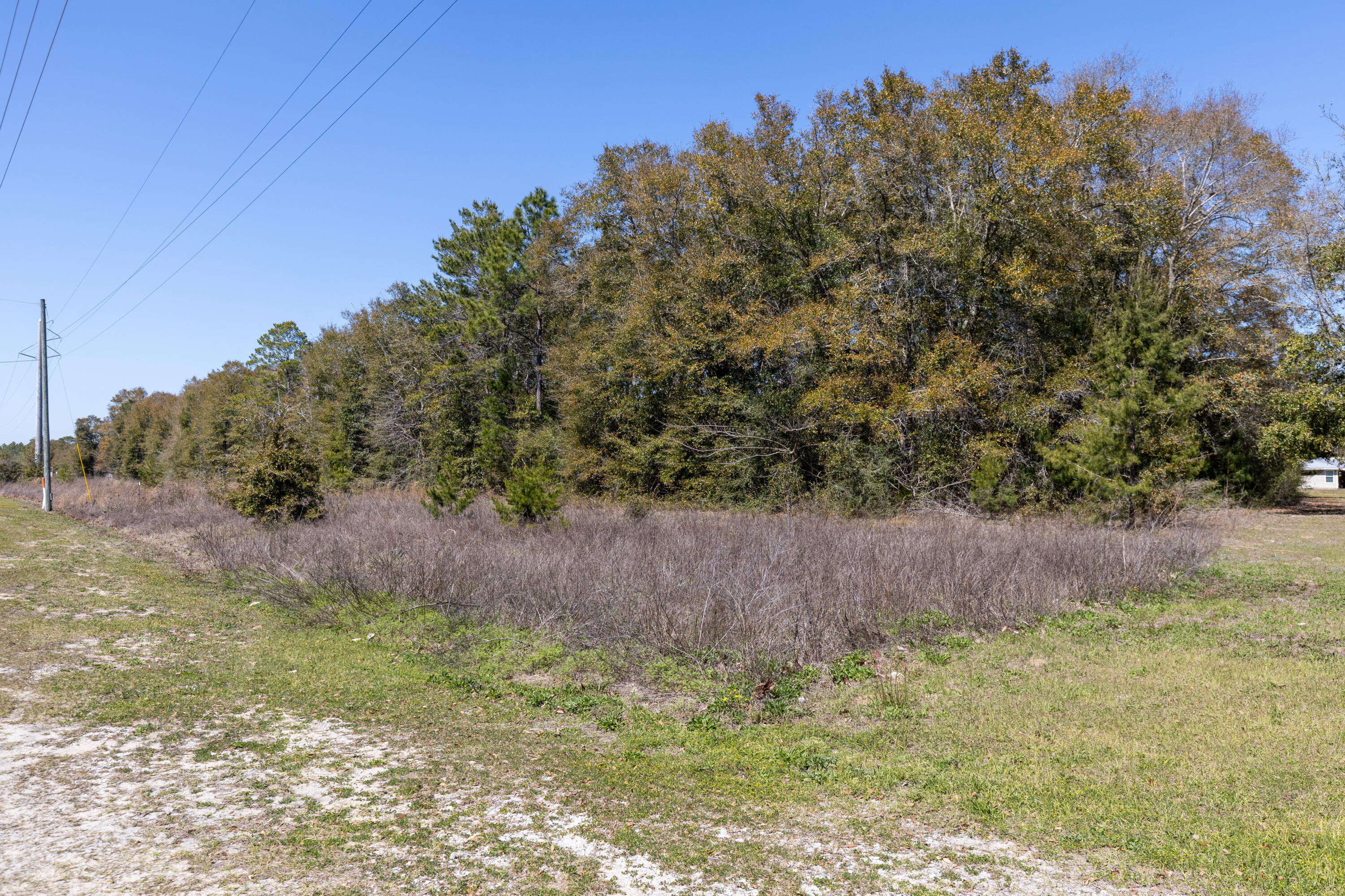 NO RECORDED SUBDIVISION - Land