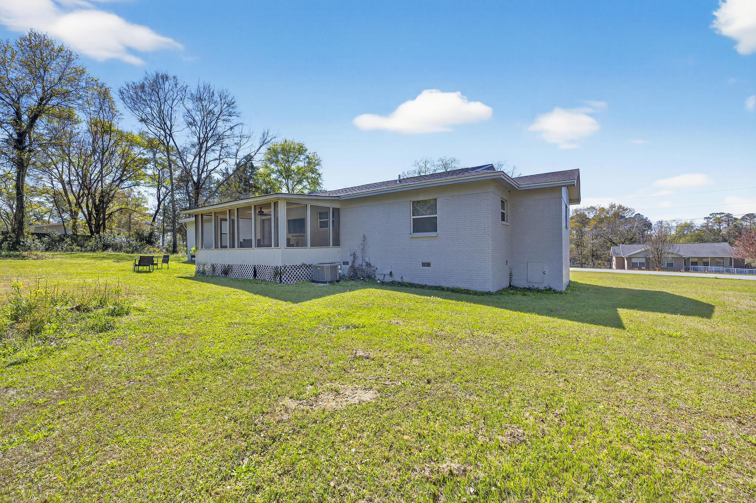 TEN LAKE ESTATES UNIT 1 - Residential