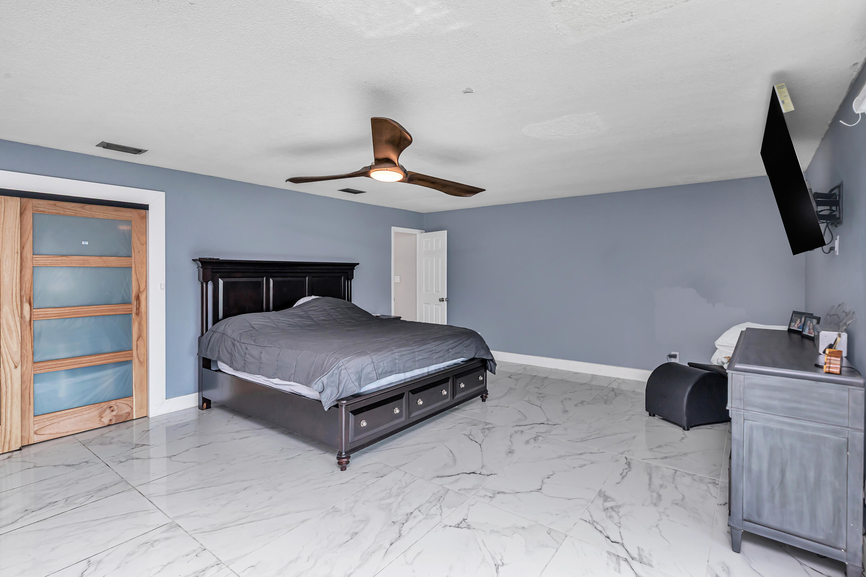 LAKE LORRAINE ESTATES - Residential