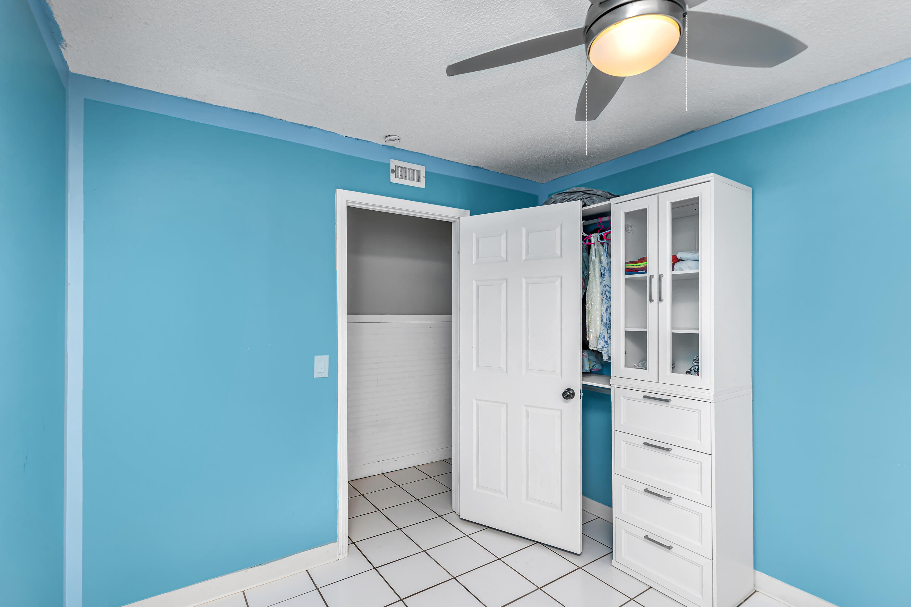 LAKE LORRAINE ESTATES - Residential