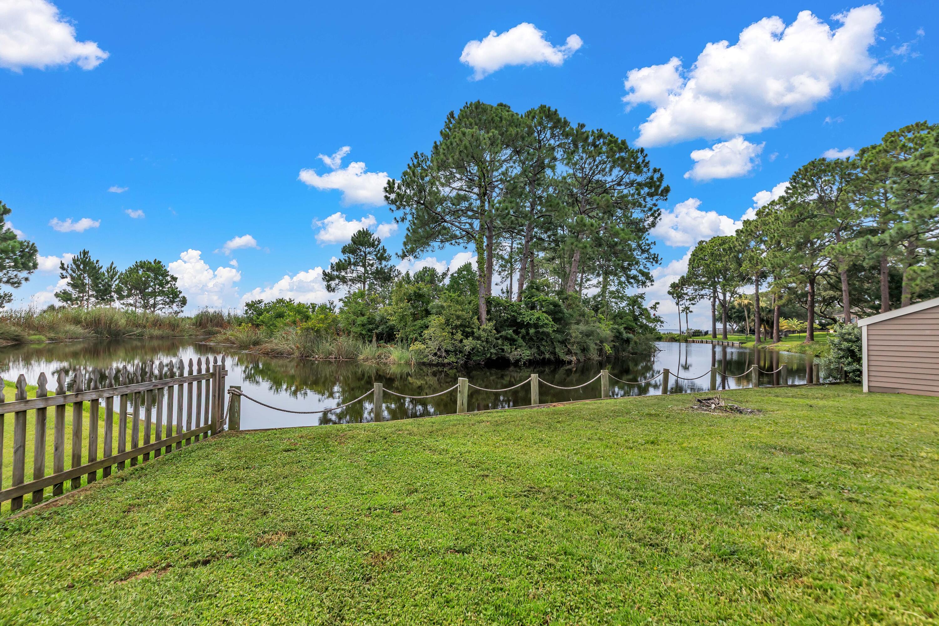 LAKE LORRAINE ESTATES - Residential