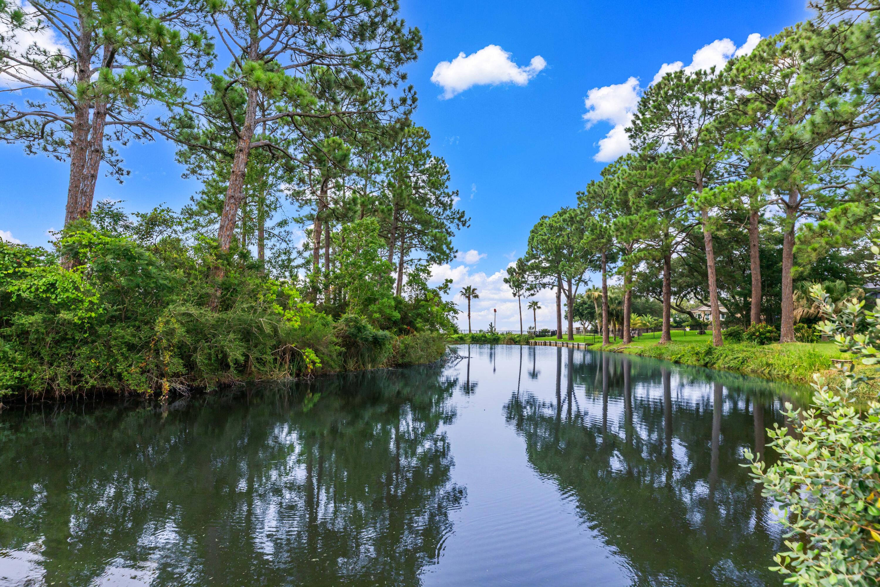 LAKE LORRAINE ESTATES - Residential