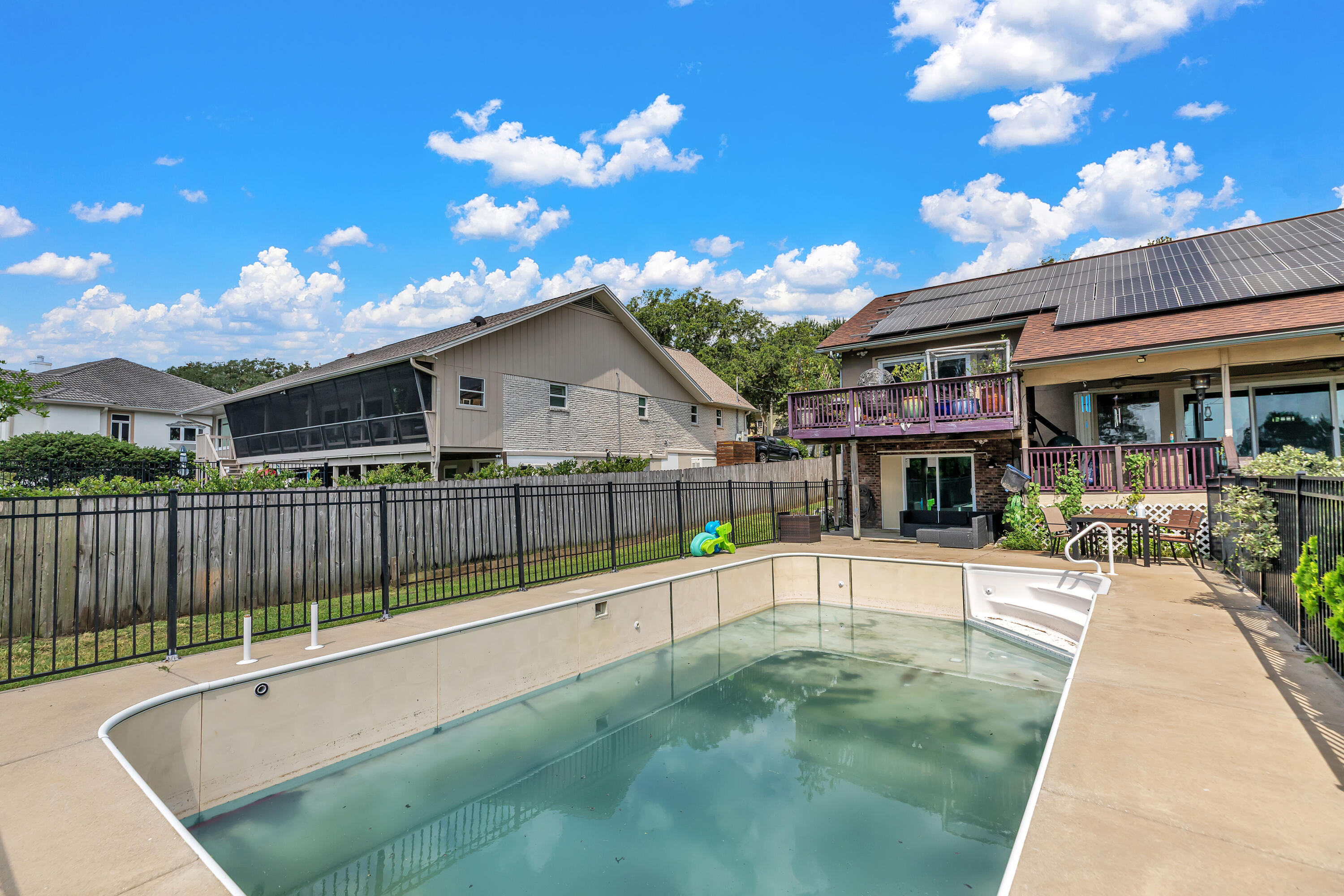 LAKE LORRAINE ESTATES - Residential