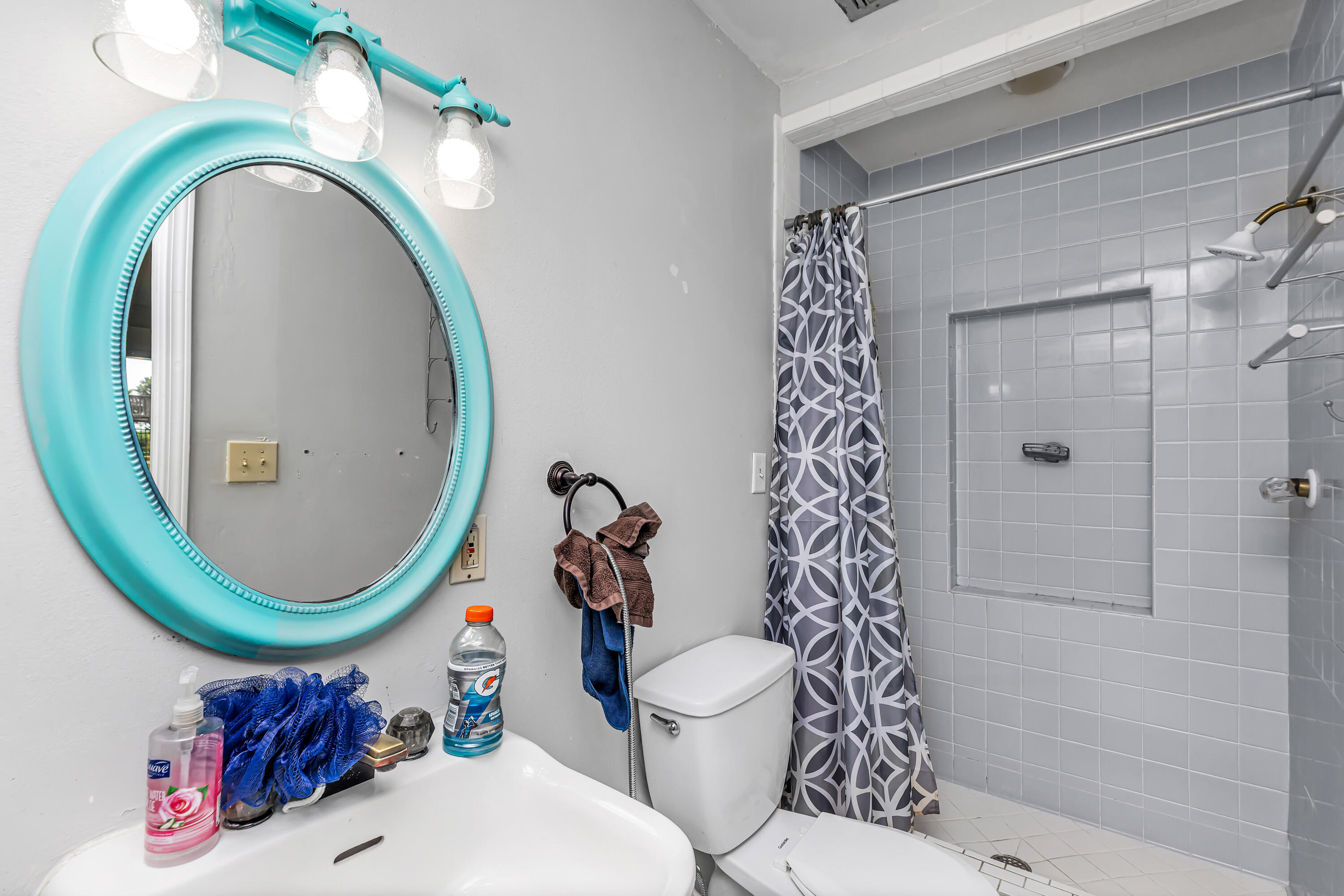 LAKE LORRAINE ESTATES - Residential