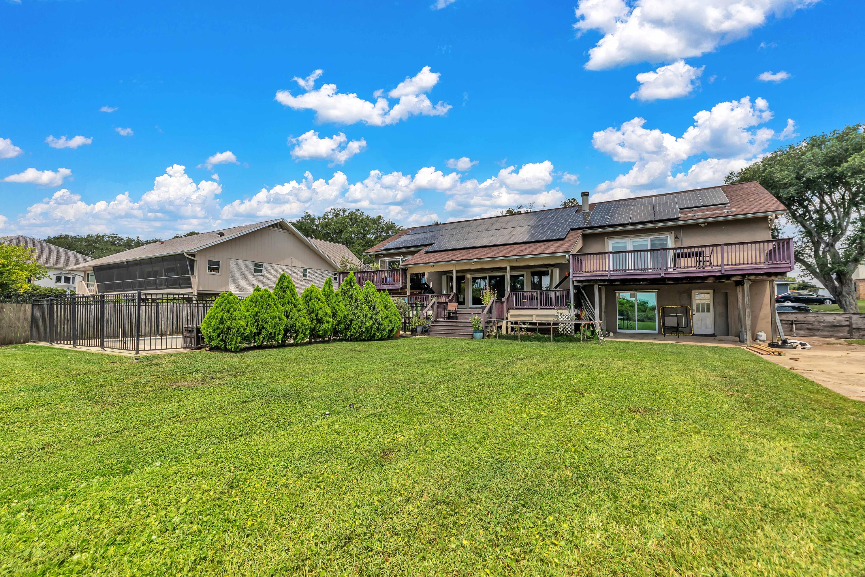 LAKE LORRAINE ESTATES - Residential