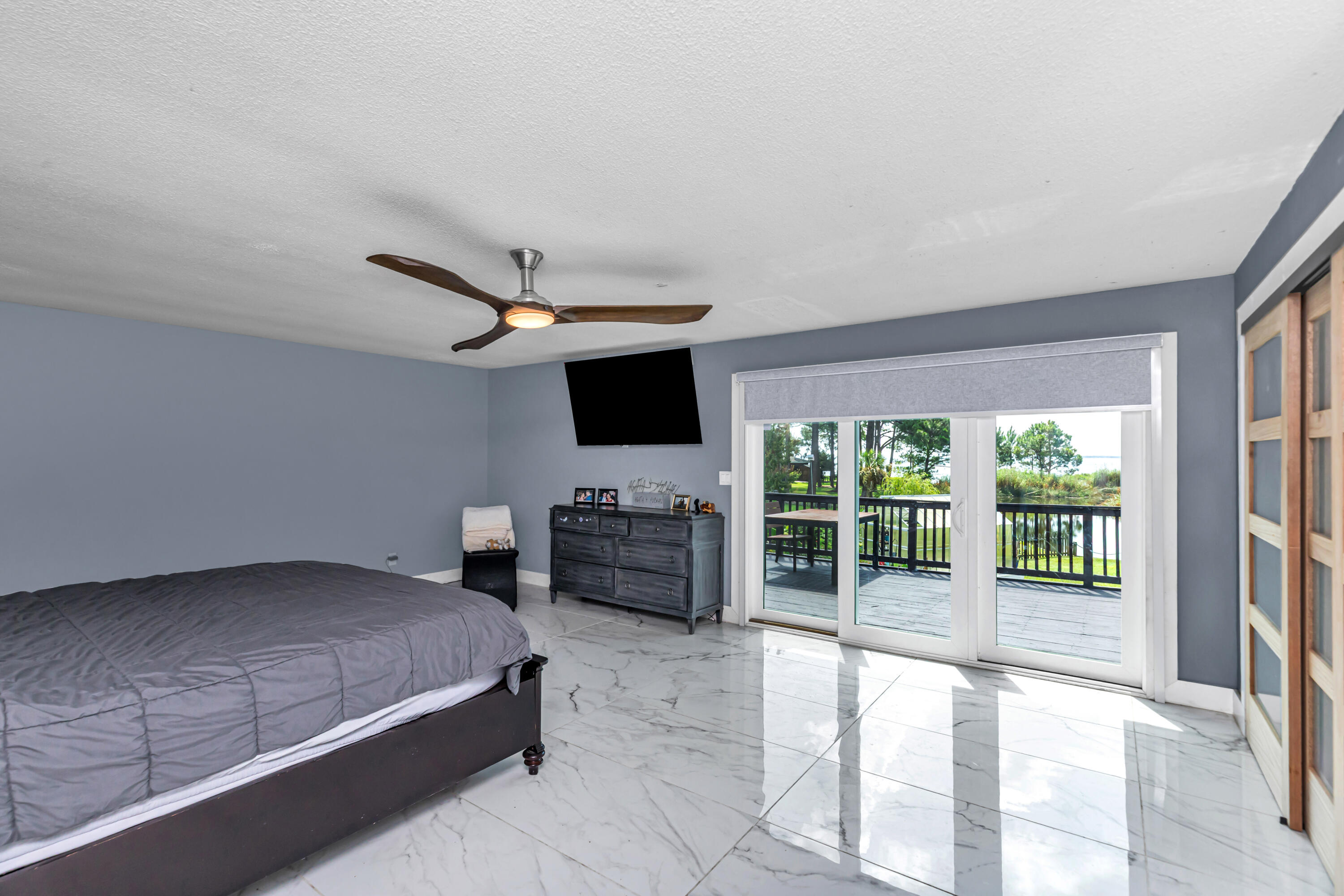 LAKE LORRAINE ESTATES - Residential