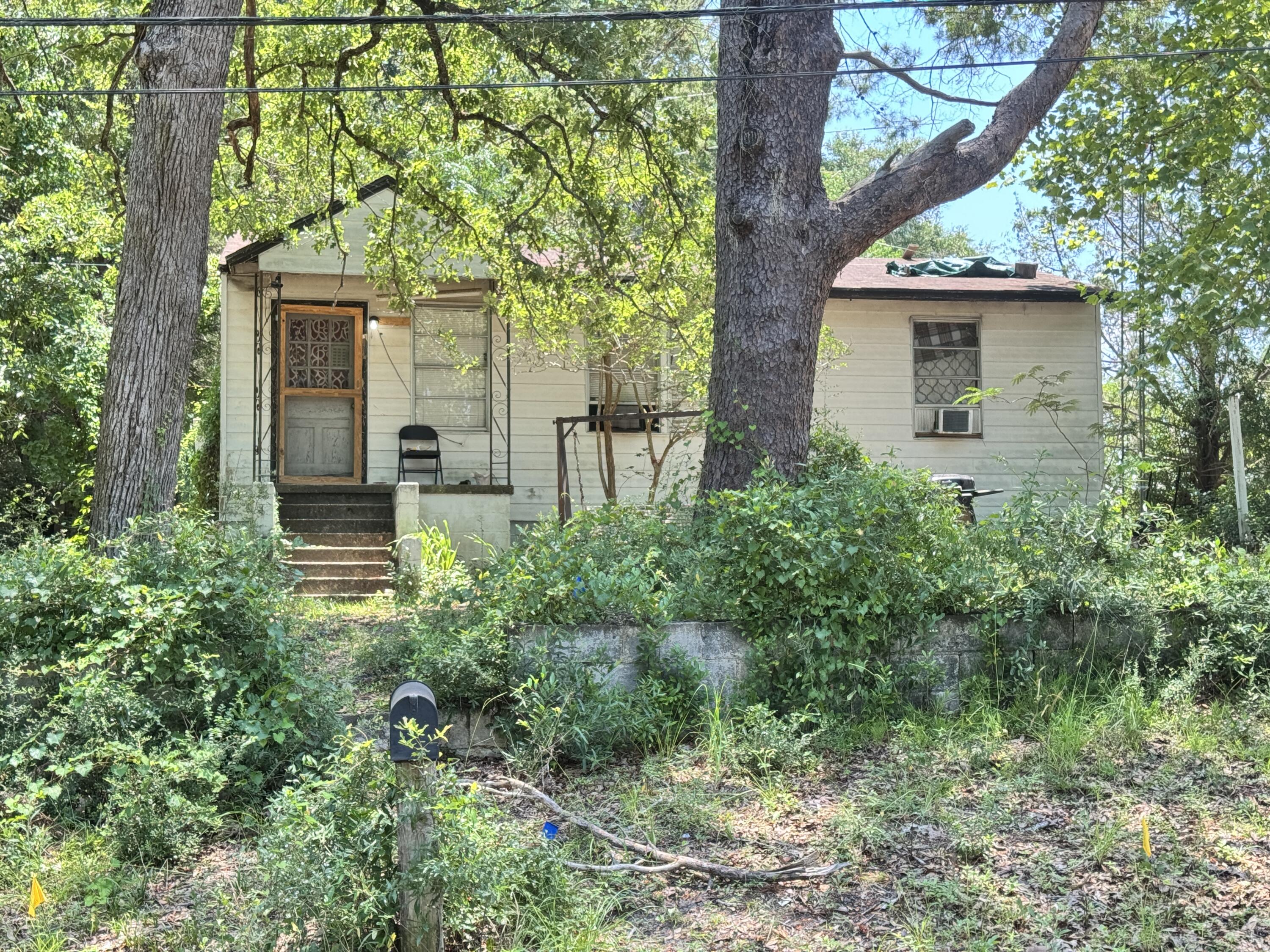 NORTHWOOD ADD LOT 235 & S1/2 OF LOT 236 - Residential