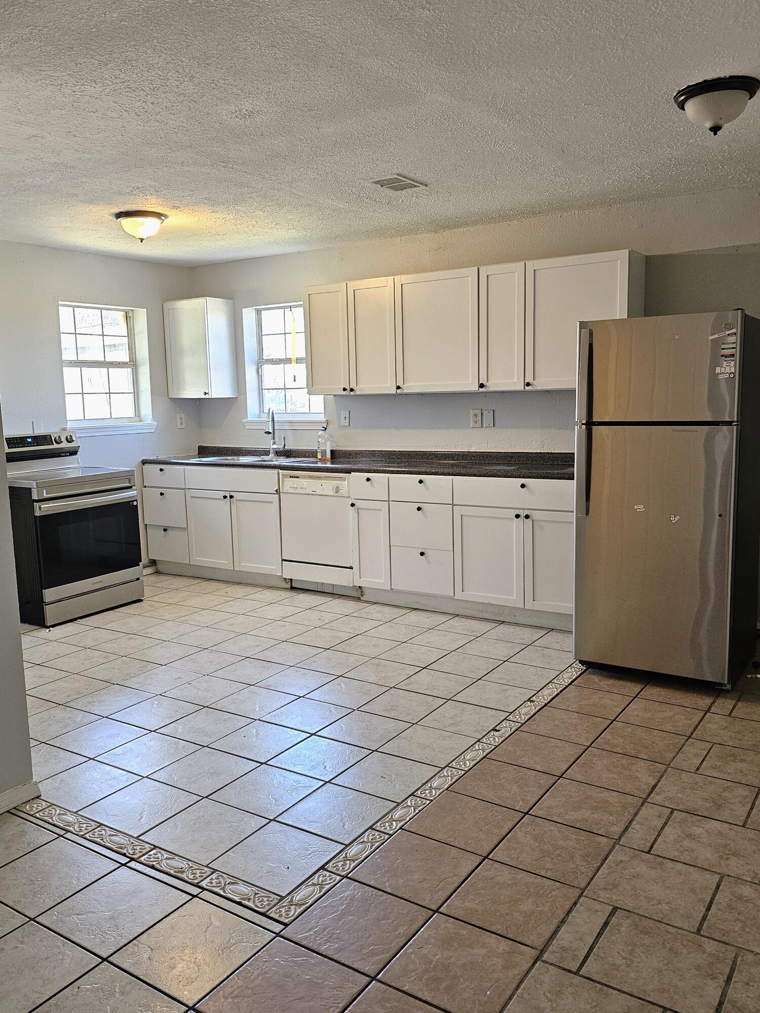 BAYWOOD SHORE ESTATES UNIT 2 - Residential
